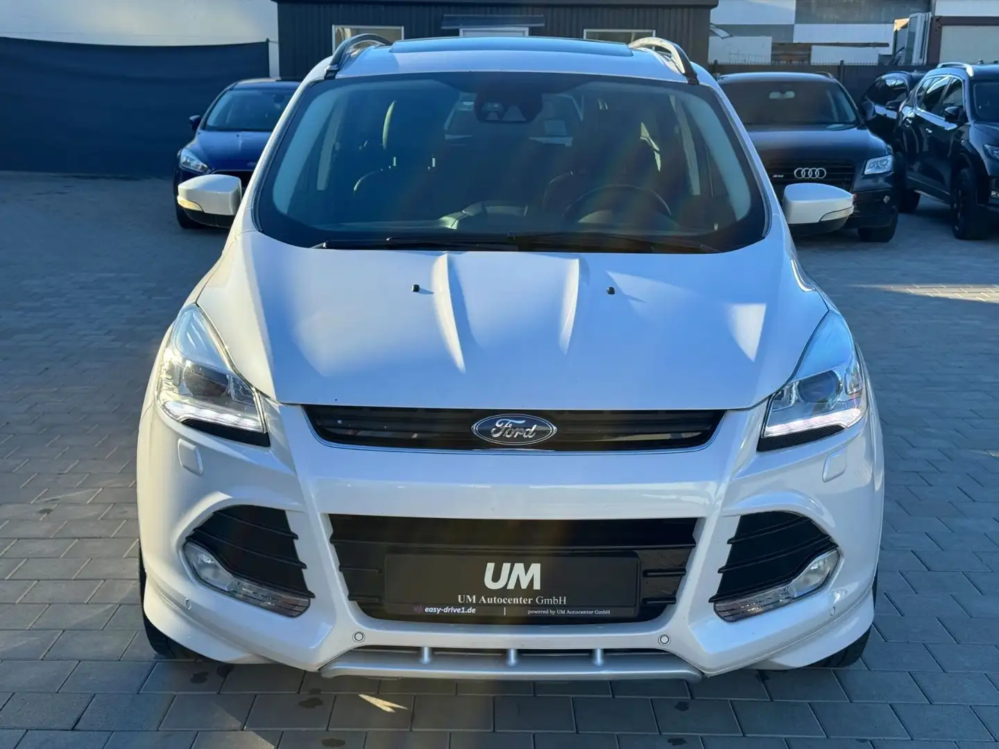 Ford Kuga Individual 2.0 TDCI/PANO/SHZ/ACC/AHK/KEYFRE Blanc - 2