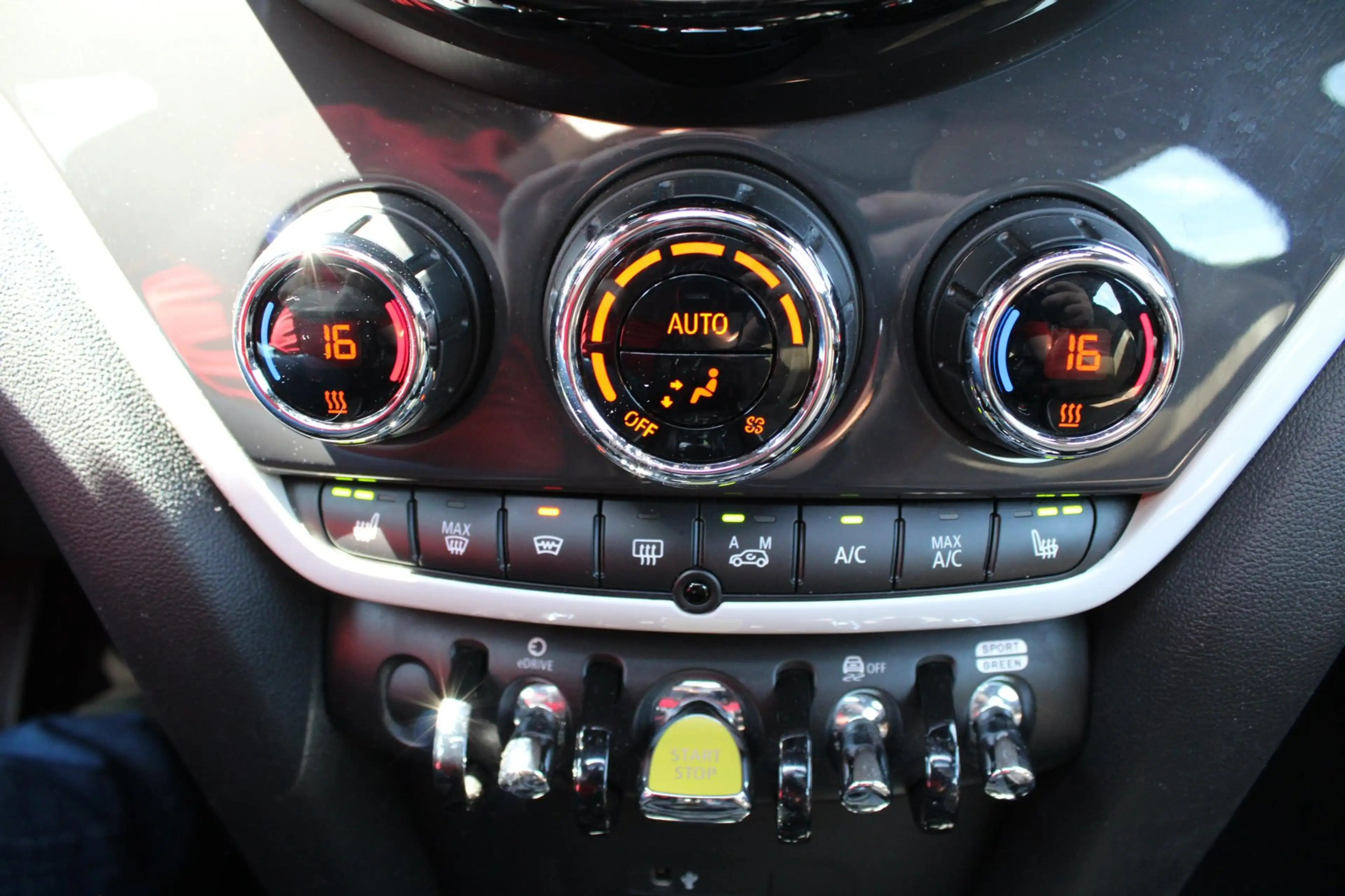MINI Cooper SE Countryman Mini 2.0 ALL4 Salt — photo 31