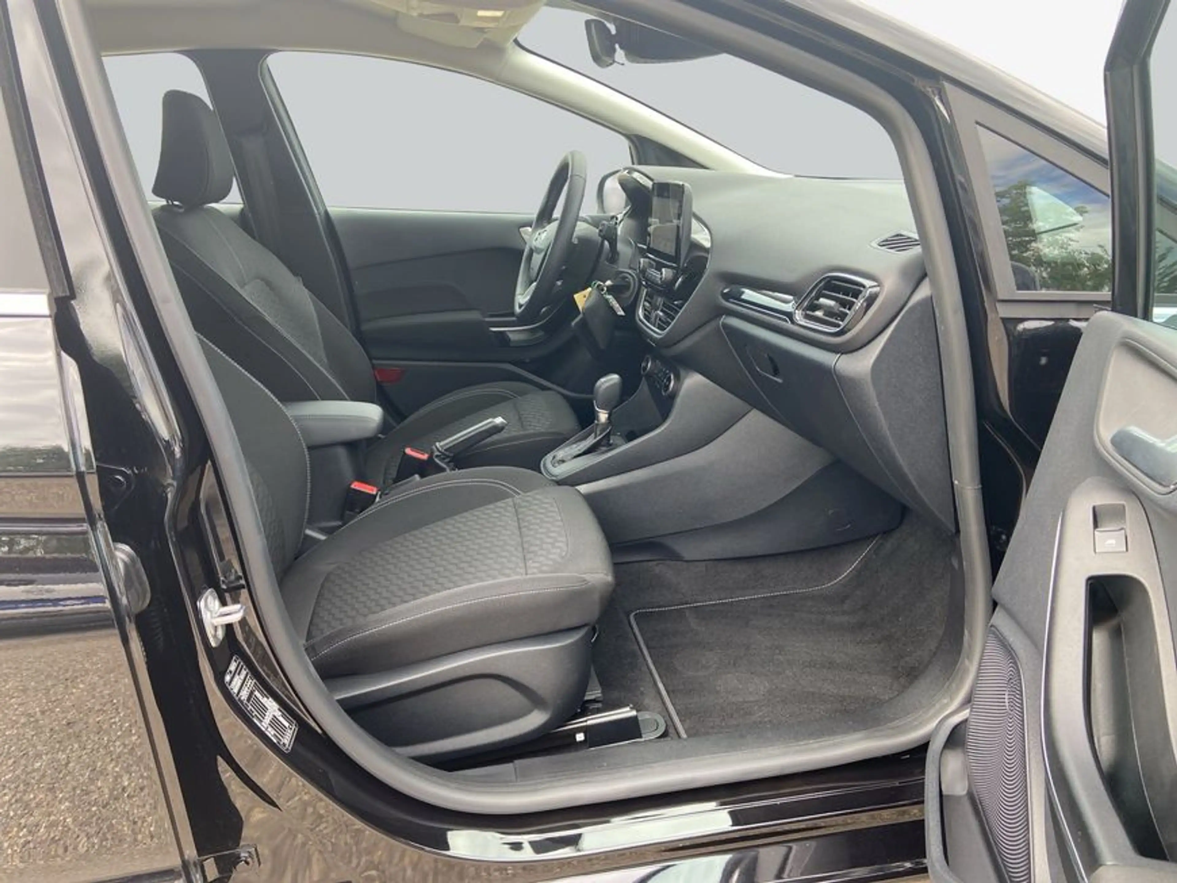 Ford Fiesta 1.0 EcoBoost Hybrid S&S Aut. TITANIUM — photo 12