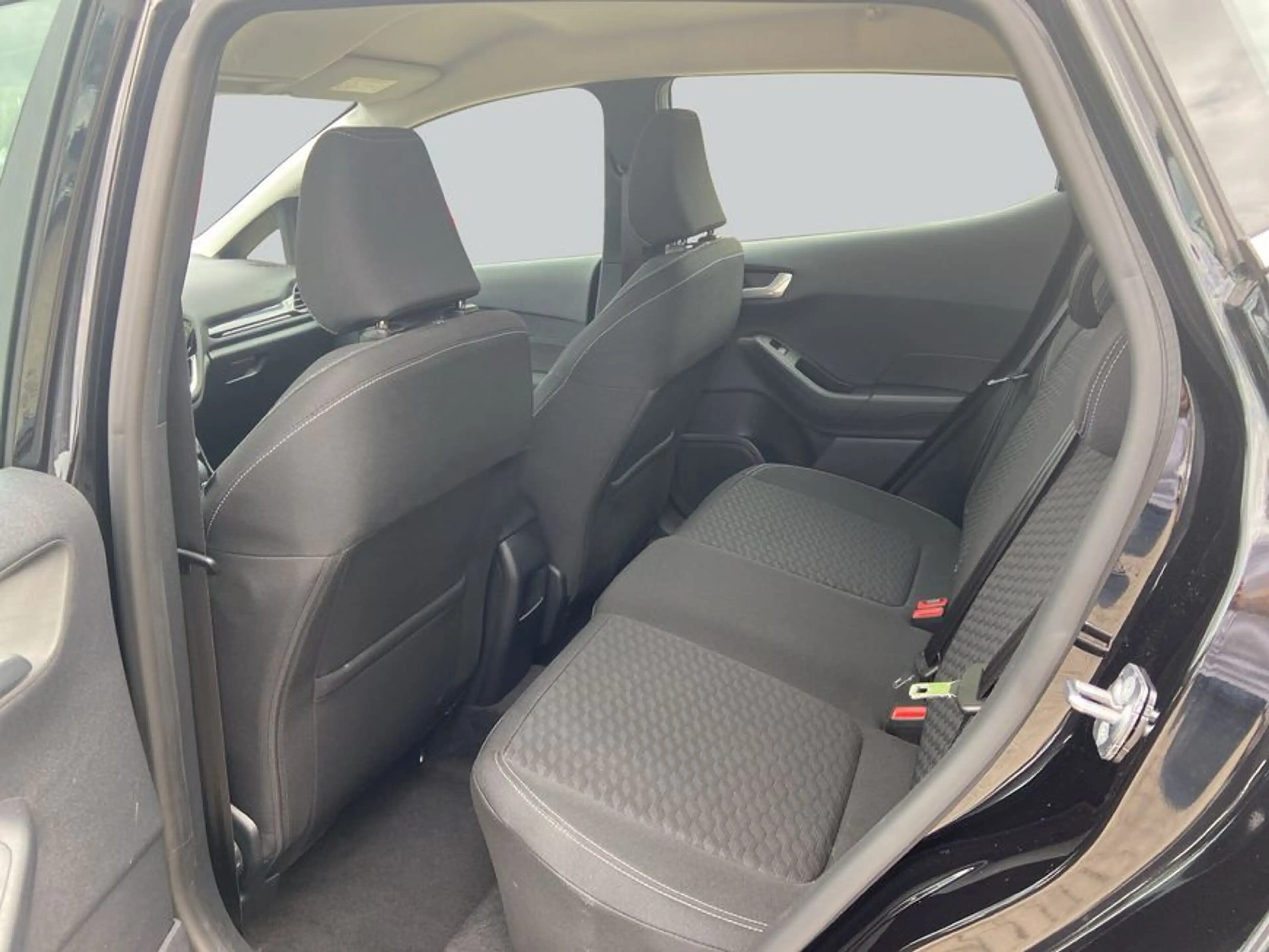 Ford Fiesta 1.0 EcoBoost Hybrid S&S Aut. TITANIUM — photo 11