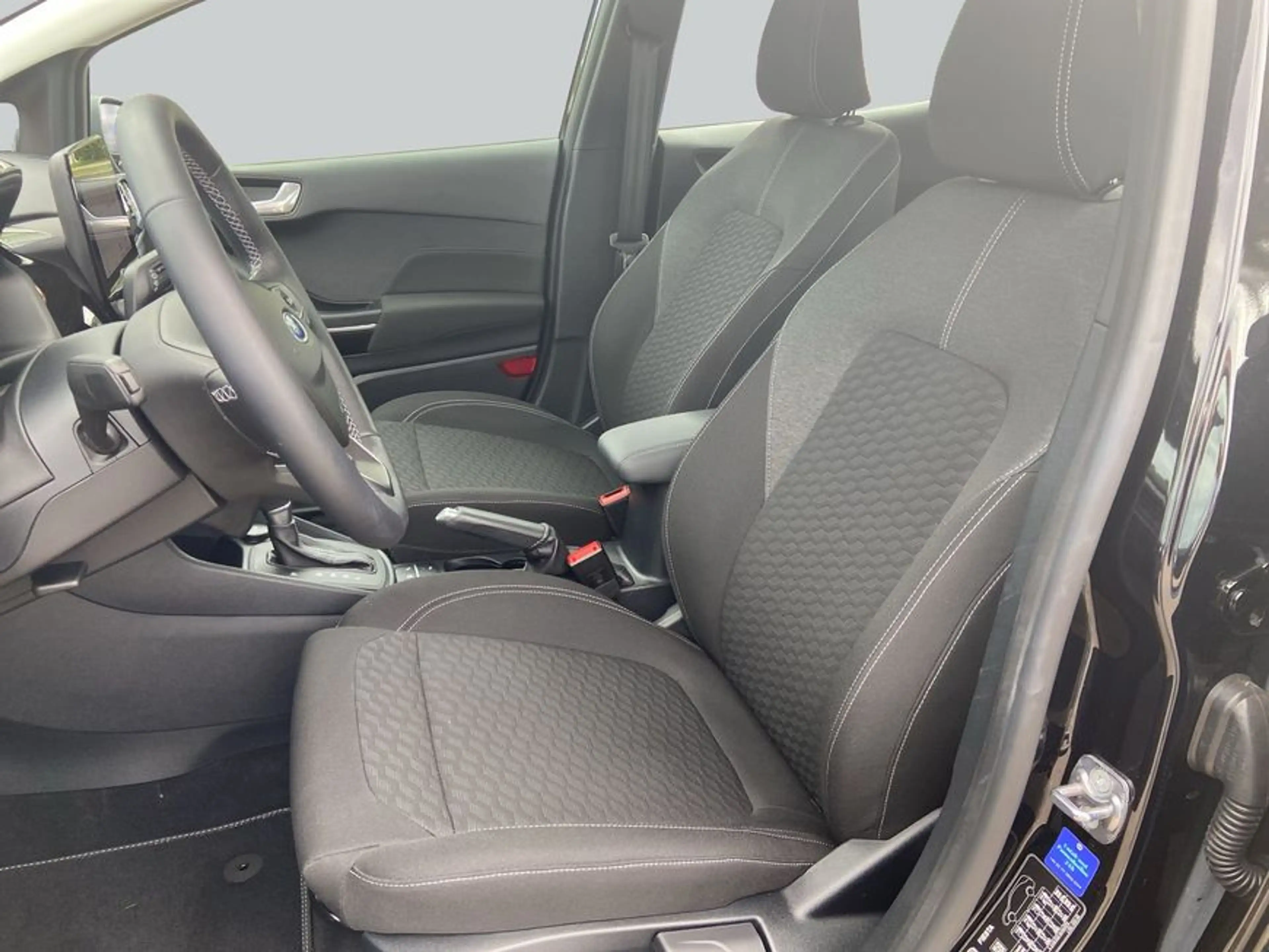 Ford Fiesta 1.0 EcoBoost Hybrid S&S Aut. TITANIUM — photo 10