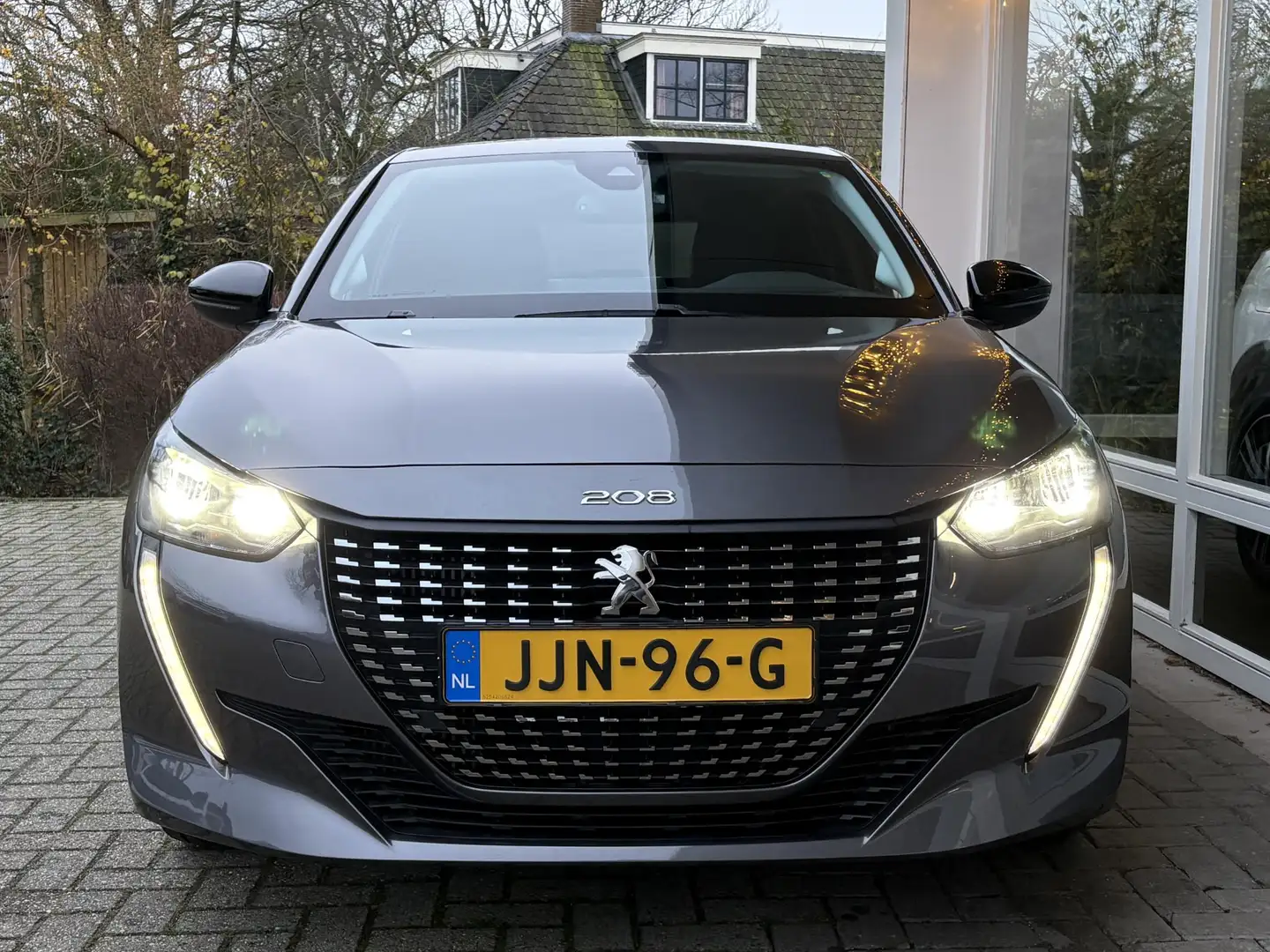 Peugeot 208 1.2 PureTech Allure Pack | Climate & Cruise Contro Gris - 2