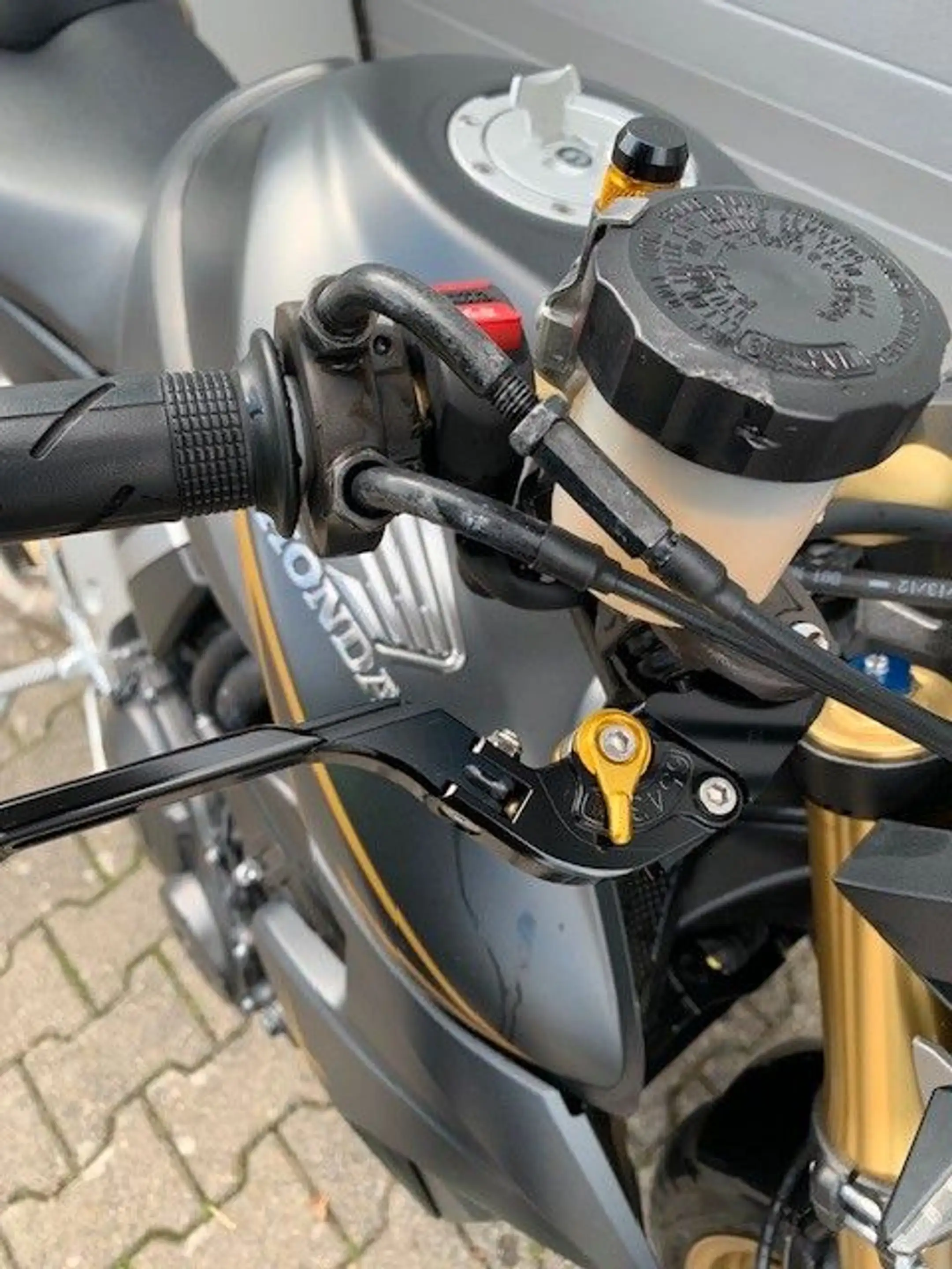 Honda CB 1000 RA — photo 4