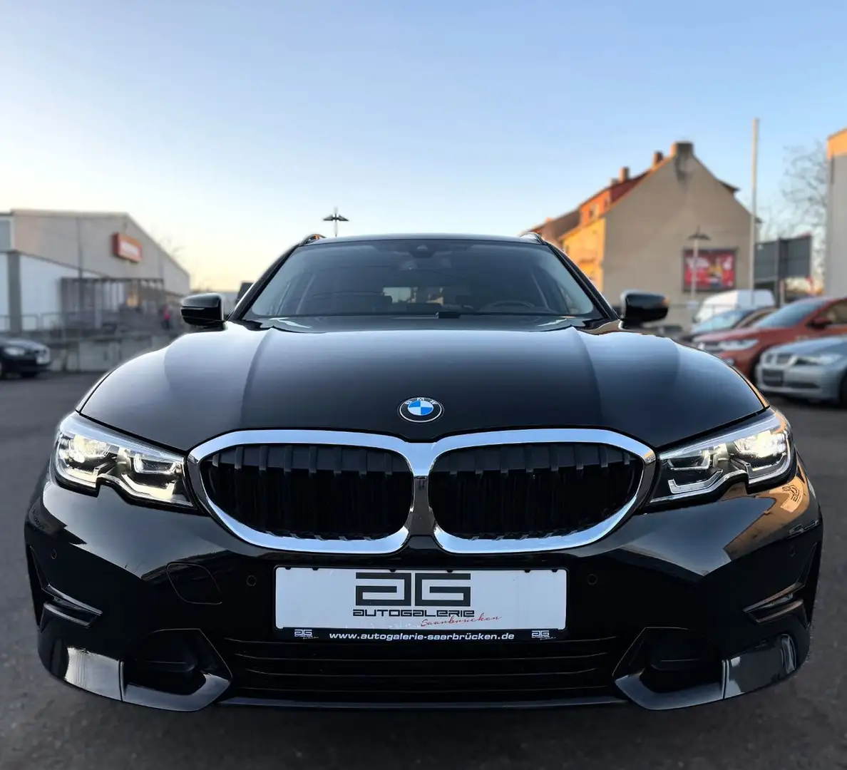 BMW 320 d Touring Sport Line *Navi/Kamera/Teilleder* Noir - 2