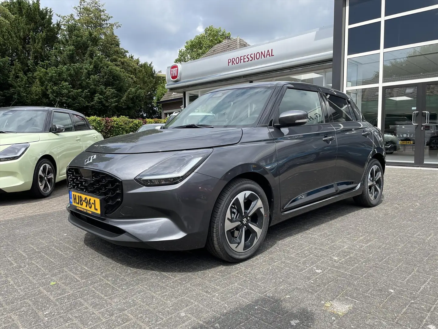 Suzuki Swift New 1.2 Smart Hybrid 83pk CVT Style | Black Rhino Gris - 2
