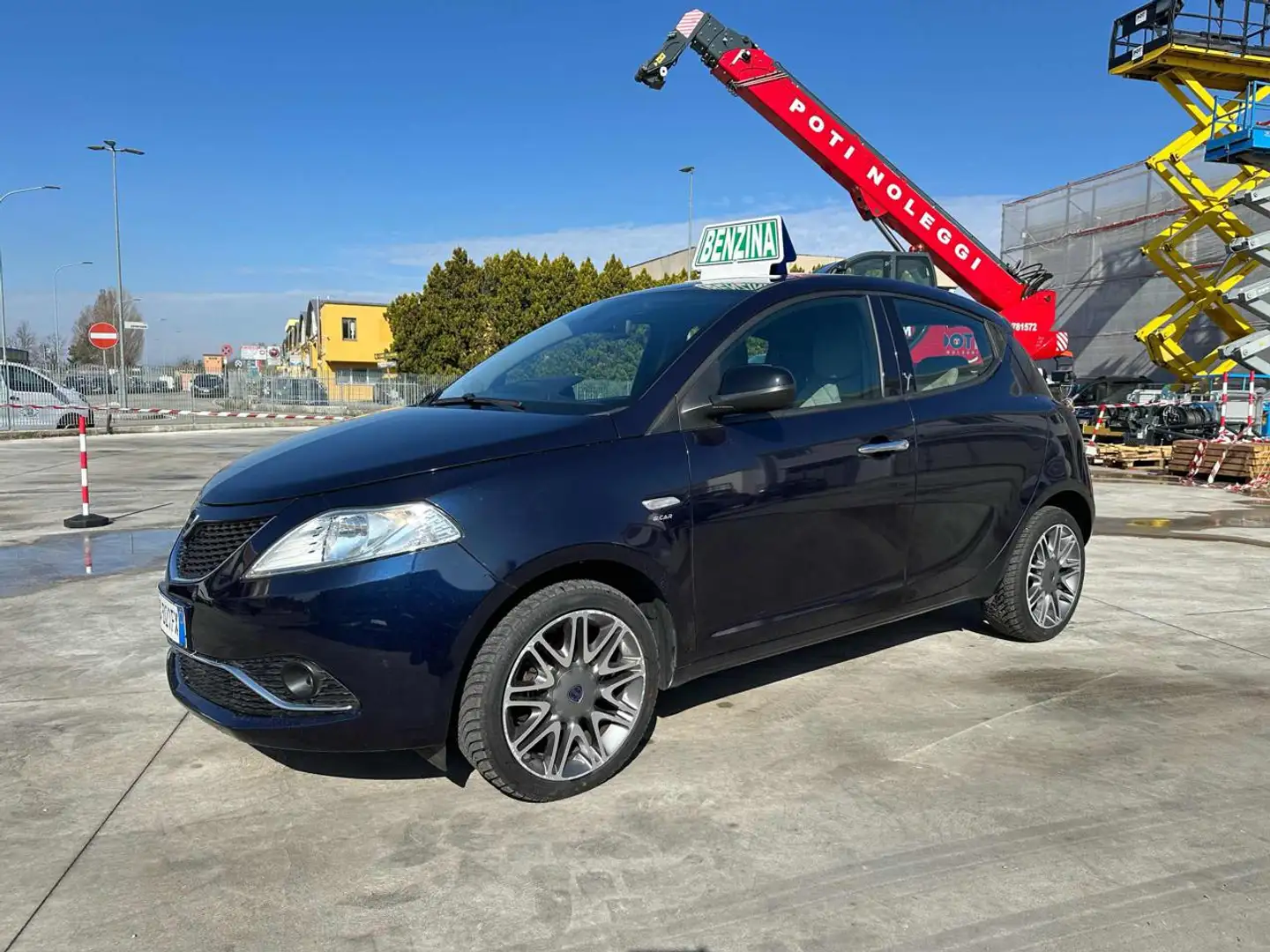 Lancia Ypsilon 1.2 69 CV 5 porte Gold OK NEOPATENTATO Blauw - 1