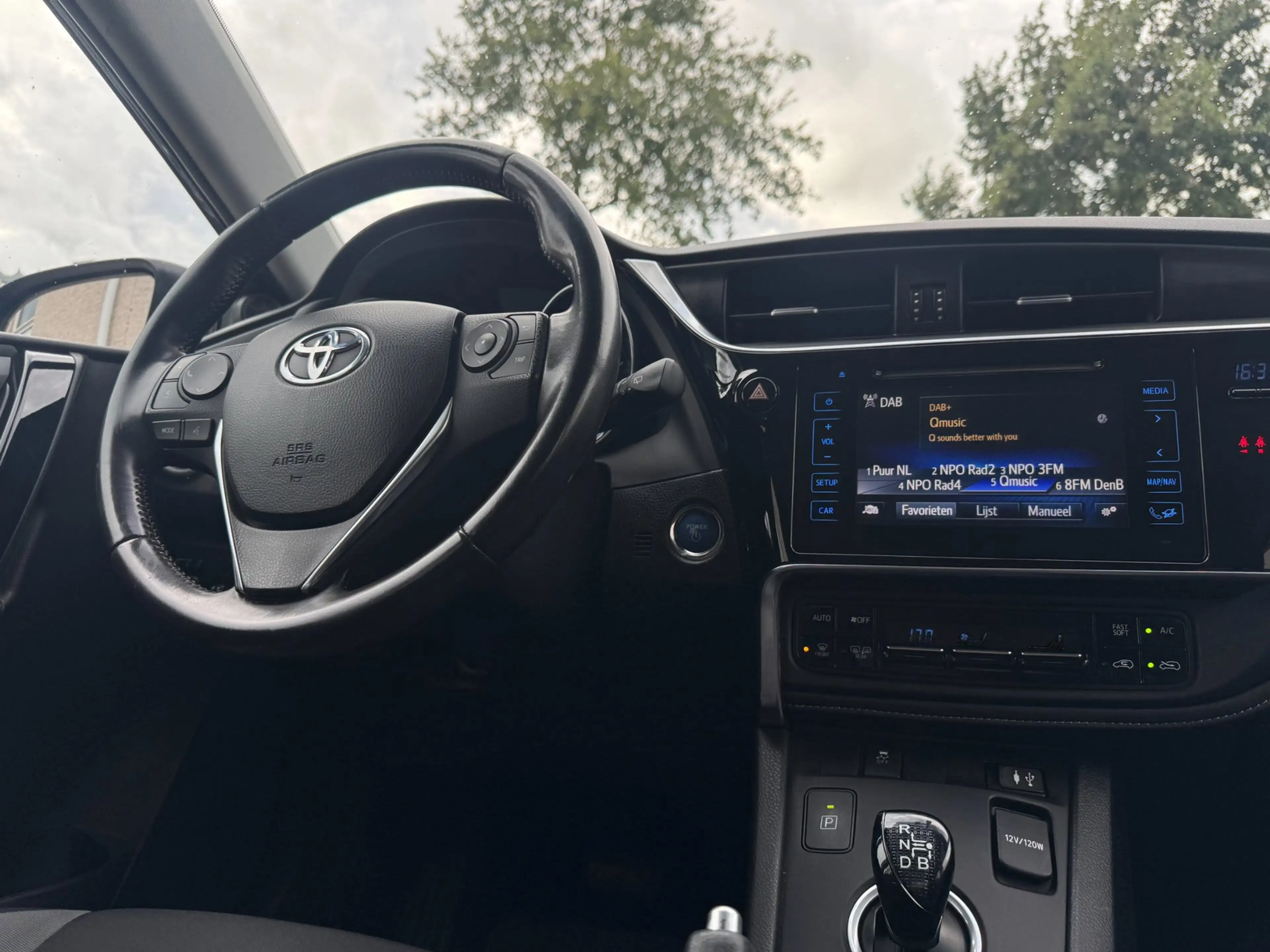 Toyota Auris 1.8 Hybrid Lease Camera / 4-Seizoenenband / Lmv / — photo 12