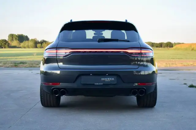 Porsche Macan view 9