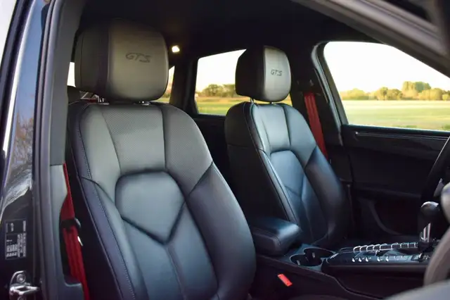 Porsche Macan view 2