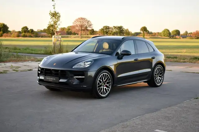 Porsche Macan view 5