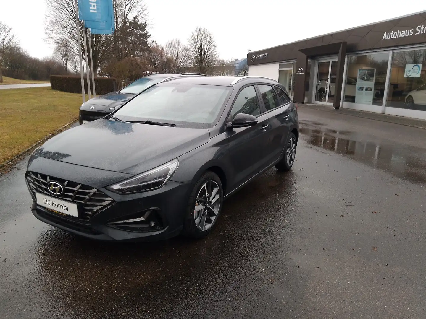 Hyundai i30 cw Connect & Go LED Kamera SHZ LHZ DAB Gris - 1