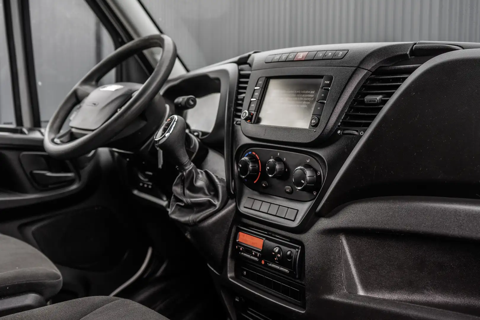 Iveco Daily 50C17 | 170 PK | Automaat | 5-meter laadbak | Crui Zilver - 2