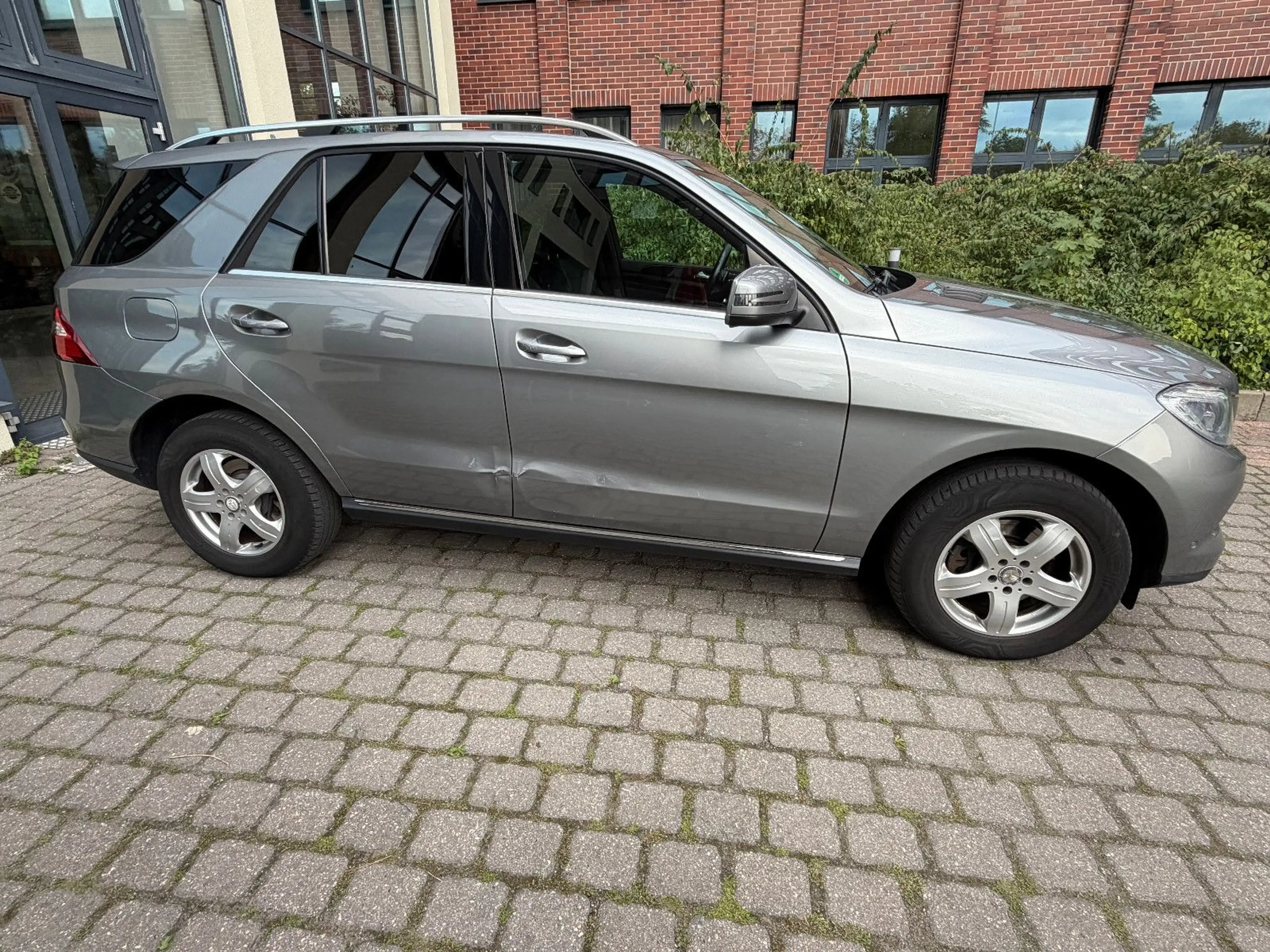 Mercedes-Benz ML 350 CDI BlueTec 4Matic LEDER°NAVI — photo 3