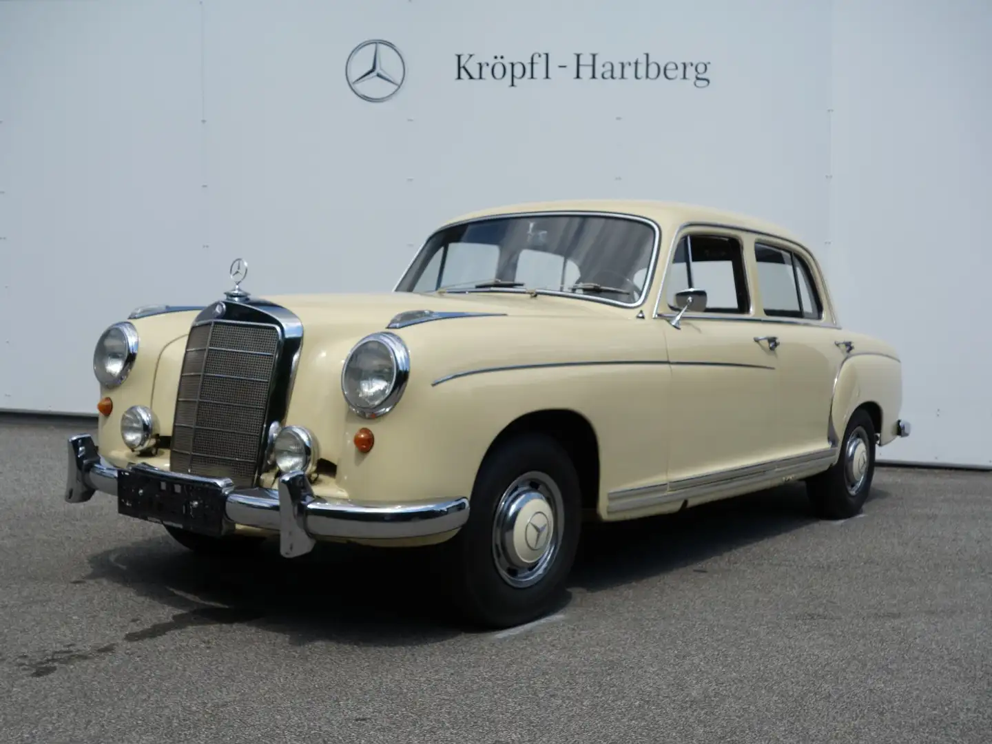 Mercedes-Benz 220 S W180 Beige - 2