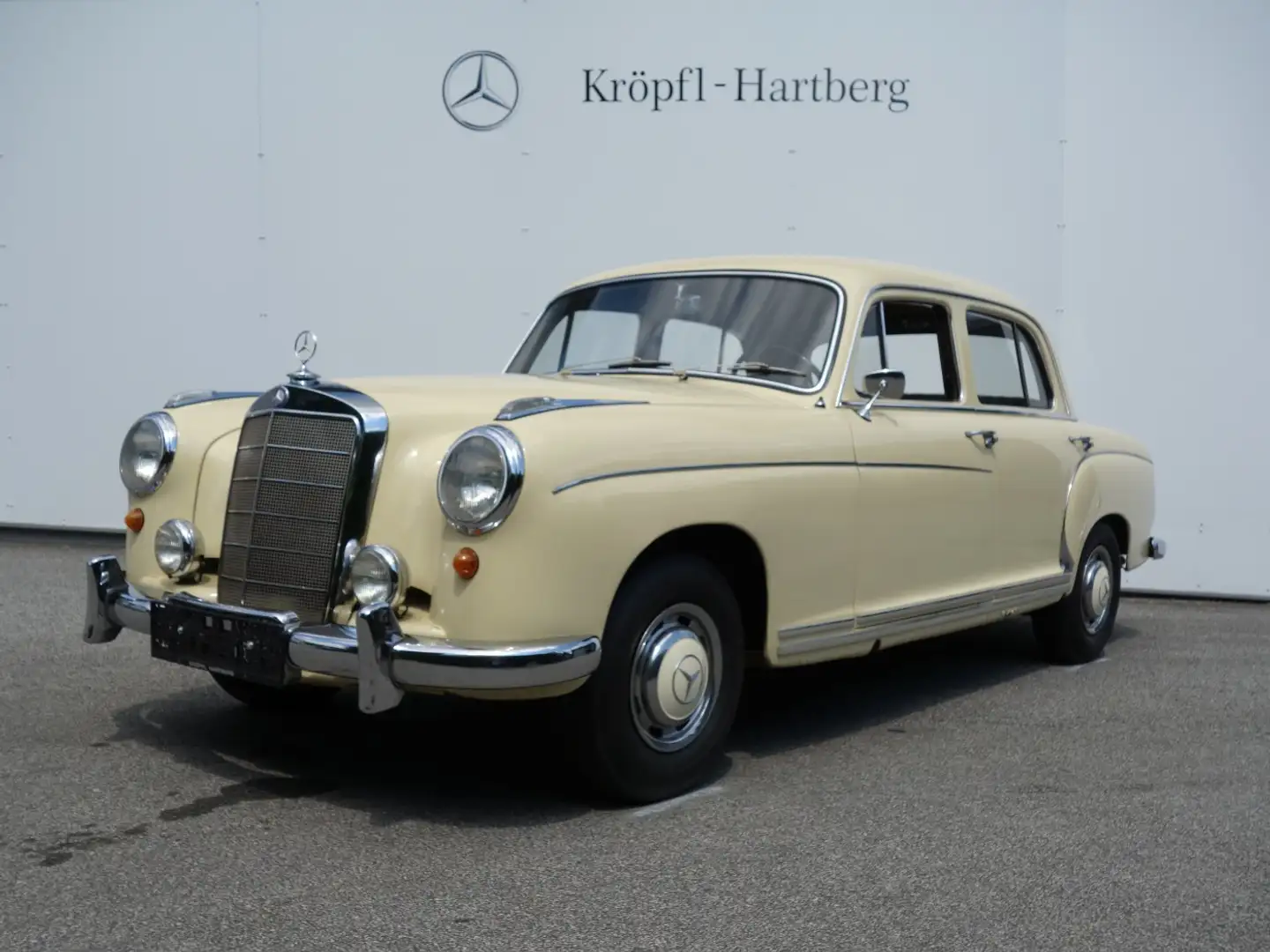 Mercedes-Benz 220 MB  S W180 Beżowy - 2