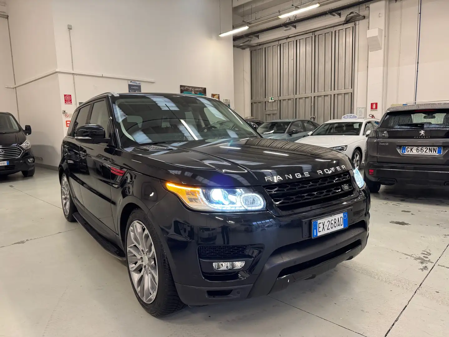 Land Rover Range Rover Sport 3.0 TdV6 HSE AUTOM. 250CV " SUPER PREZZO " Schwarz - 2