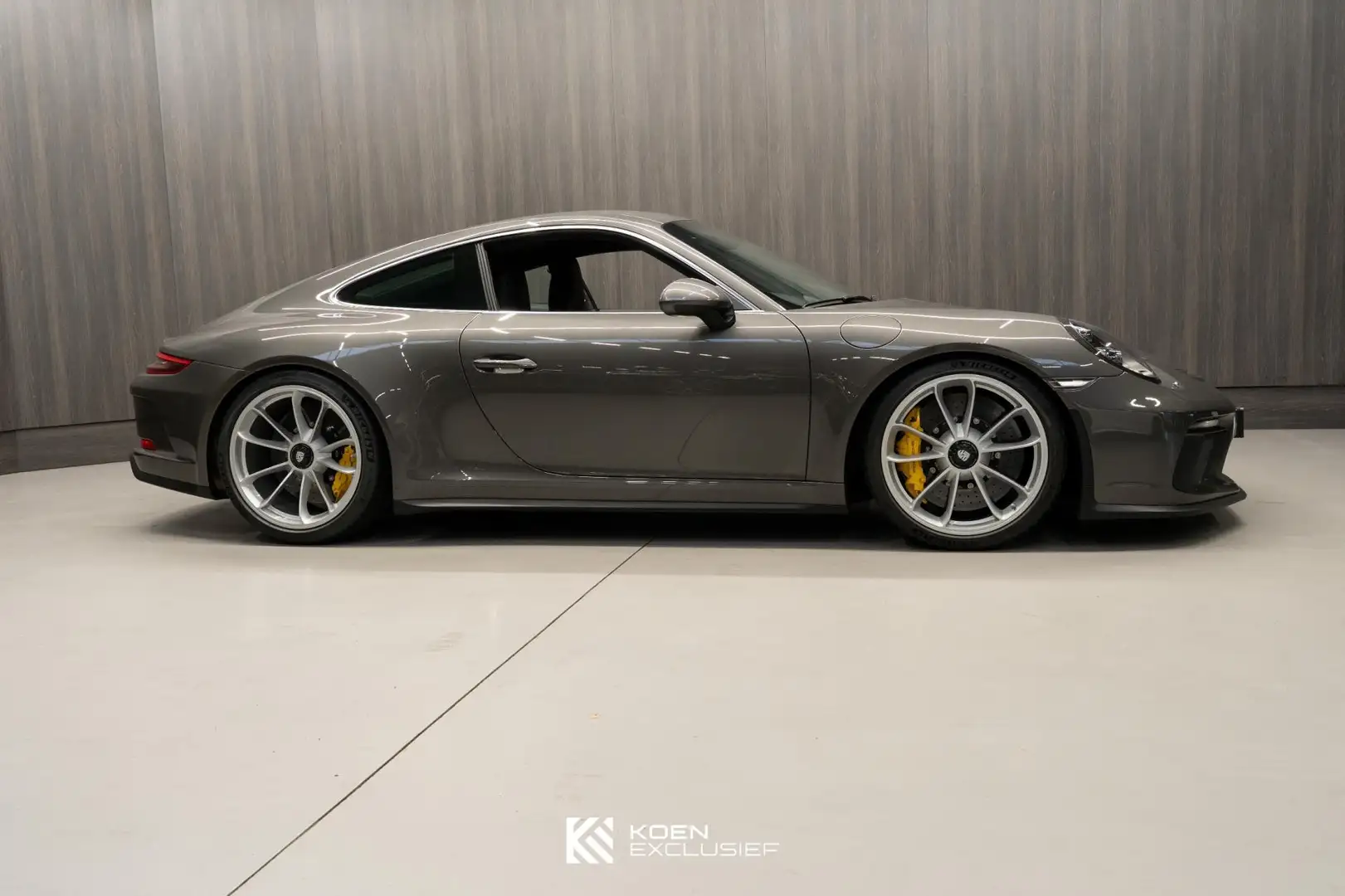 Porsche 991 991 4.0 GT3 Touring, PCCB, lift. Approved tot 04-2 Grijs - 2