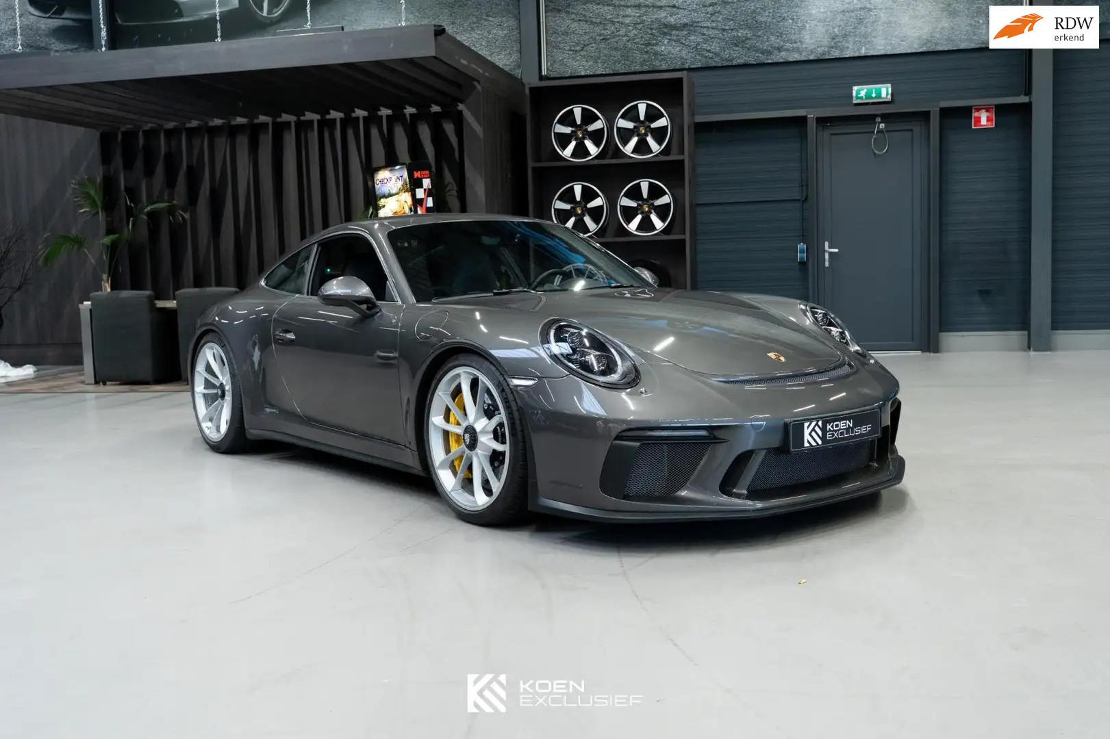 Porsche 991 991 4.0 GT3 Touring, PCCB, lift. Approved tot 04-2 Grijs - 1