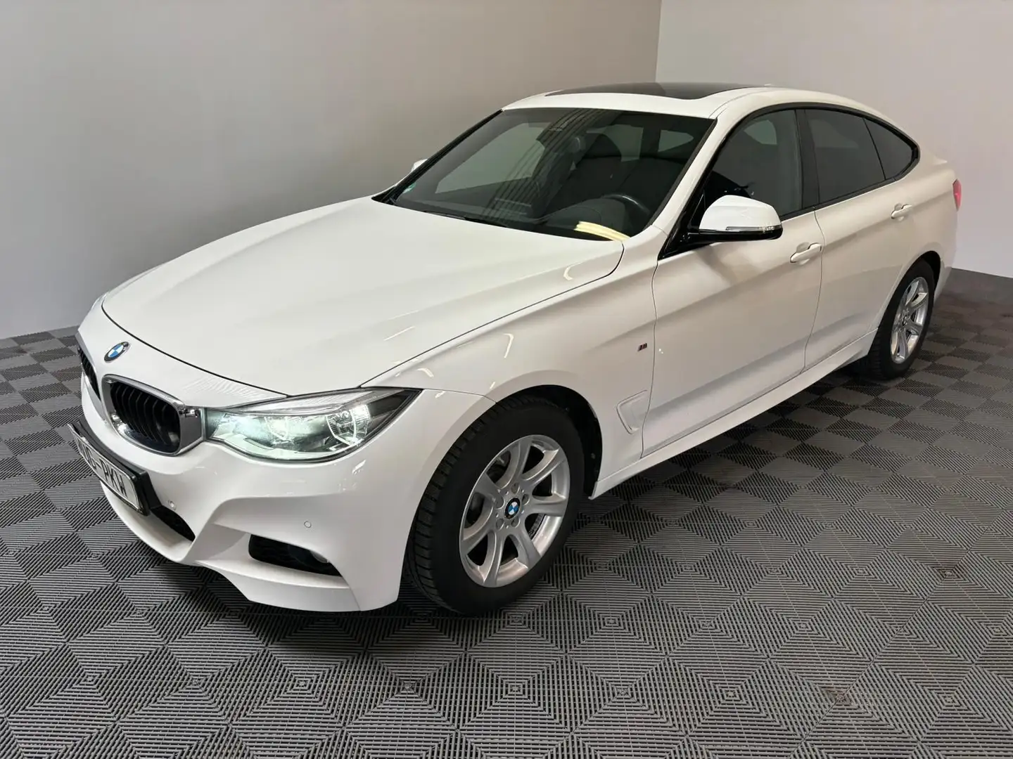 BMW 330 *HeadUp-Pano-LED-Kamera* White - 1