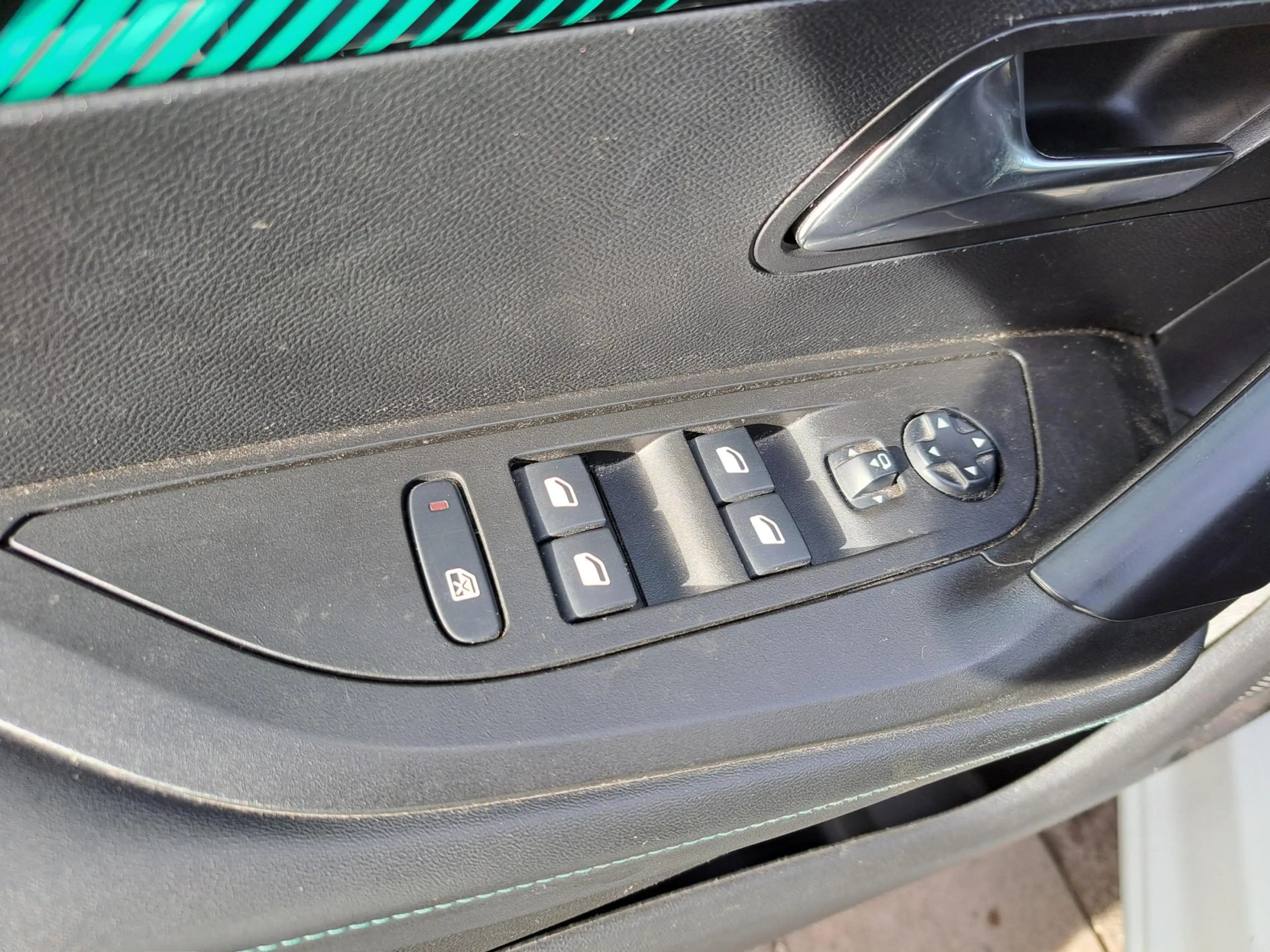 Peugeot 2008 1.2 PureTech Allure Pack - Trekhaak — photo 20