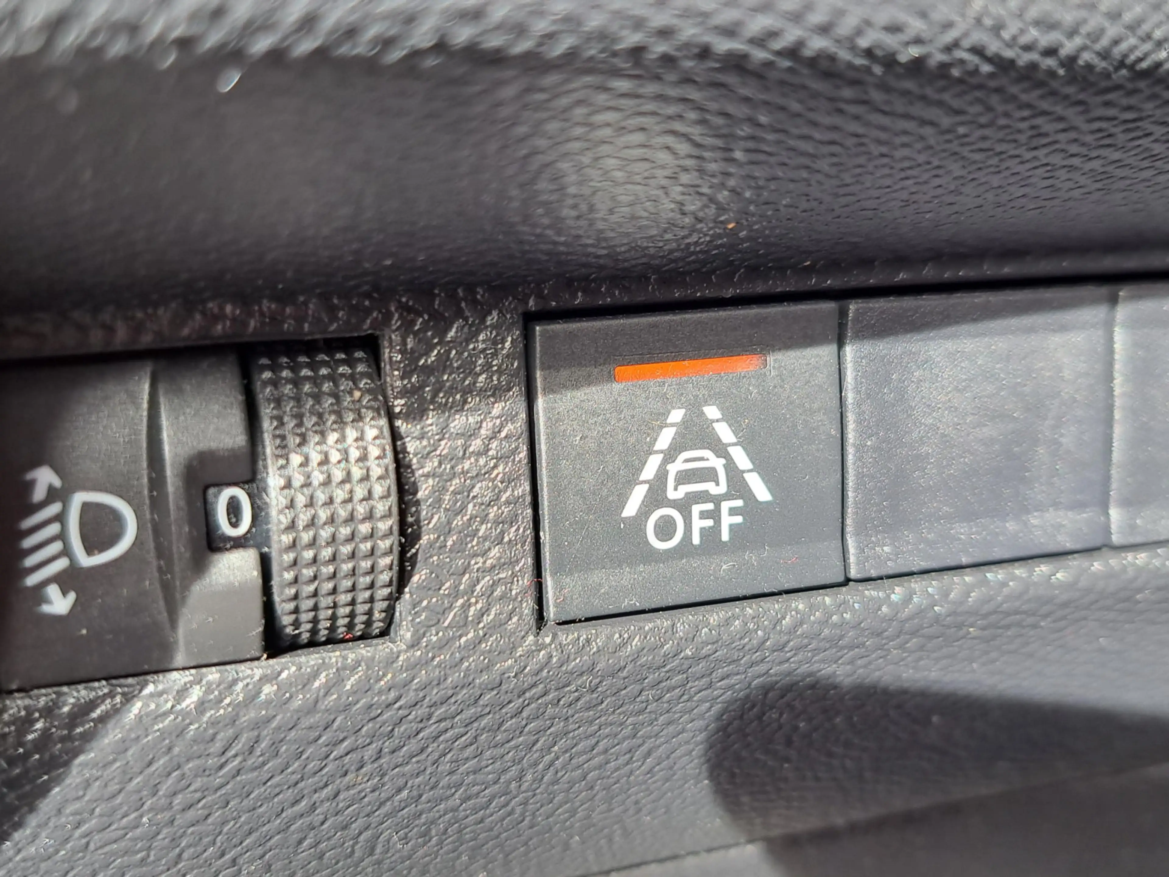 Peugeot 2008 1.2 PureTech Allure Pack - Trekhaak — photo 21