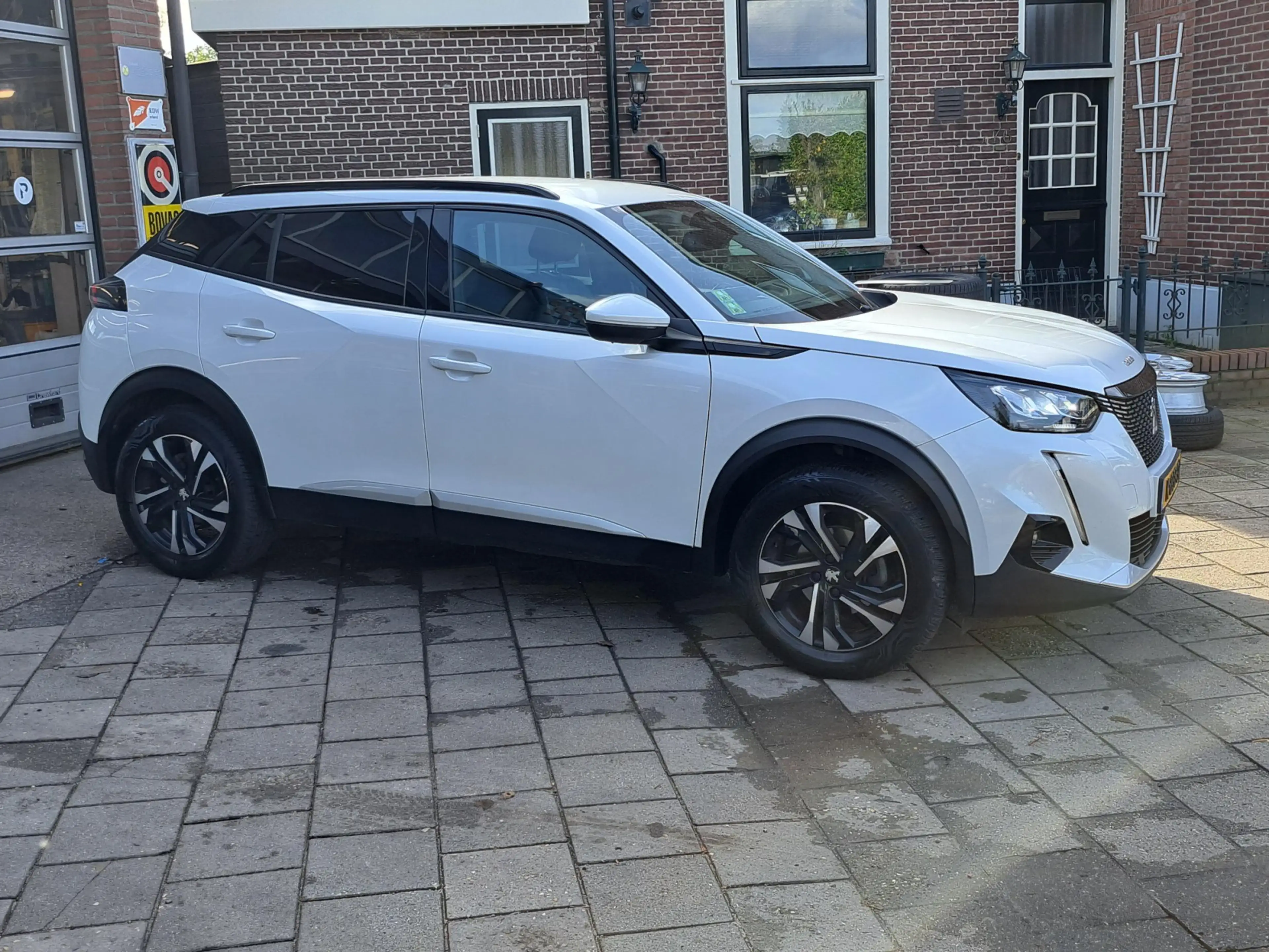 Peugeot 2008 1.2 PureTech Allure Pack - Trekhaak — photo 4