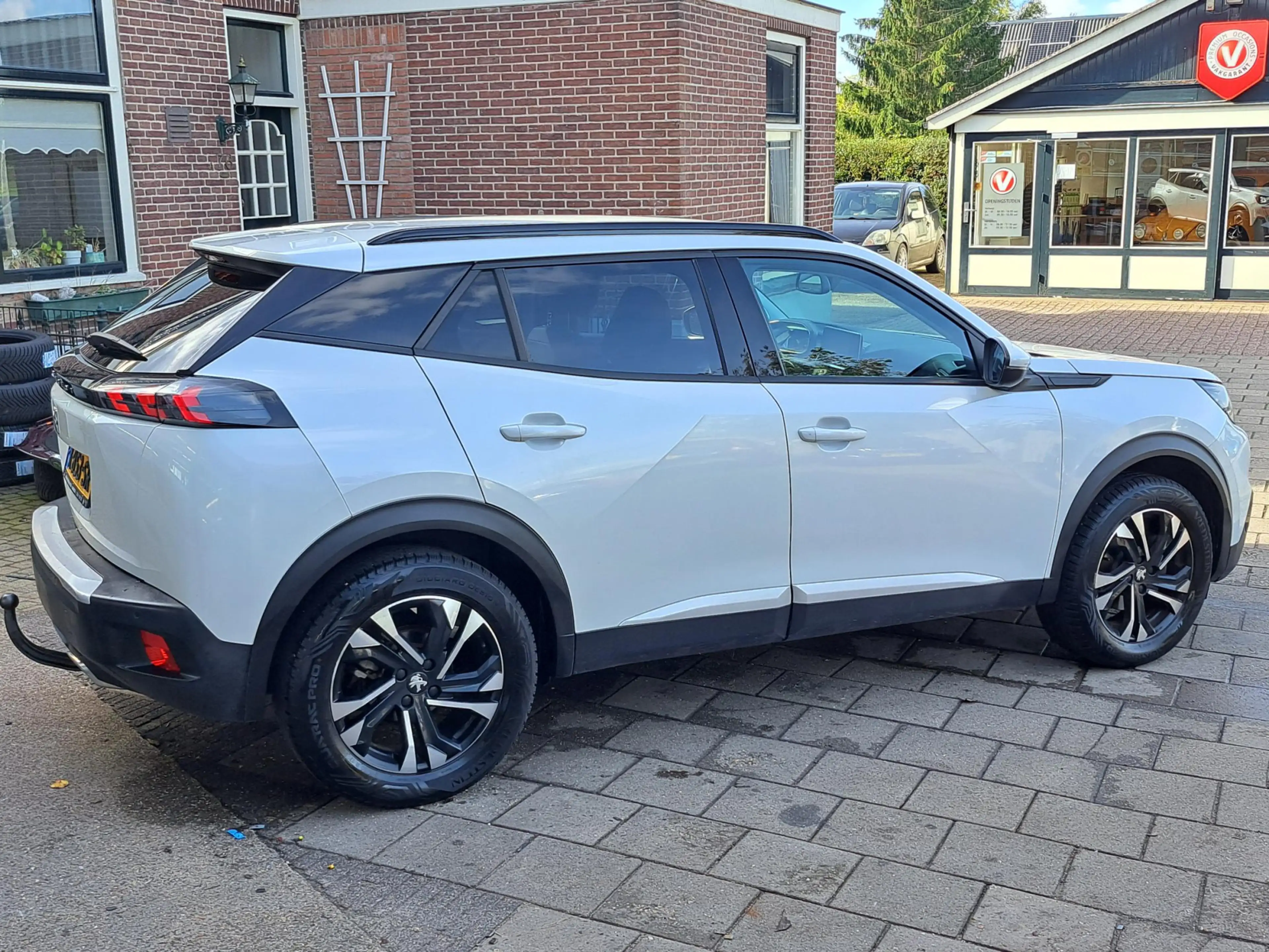 Peugeot 2008 1.2 PureTech Allure Pack - Trekhaak — photo 6