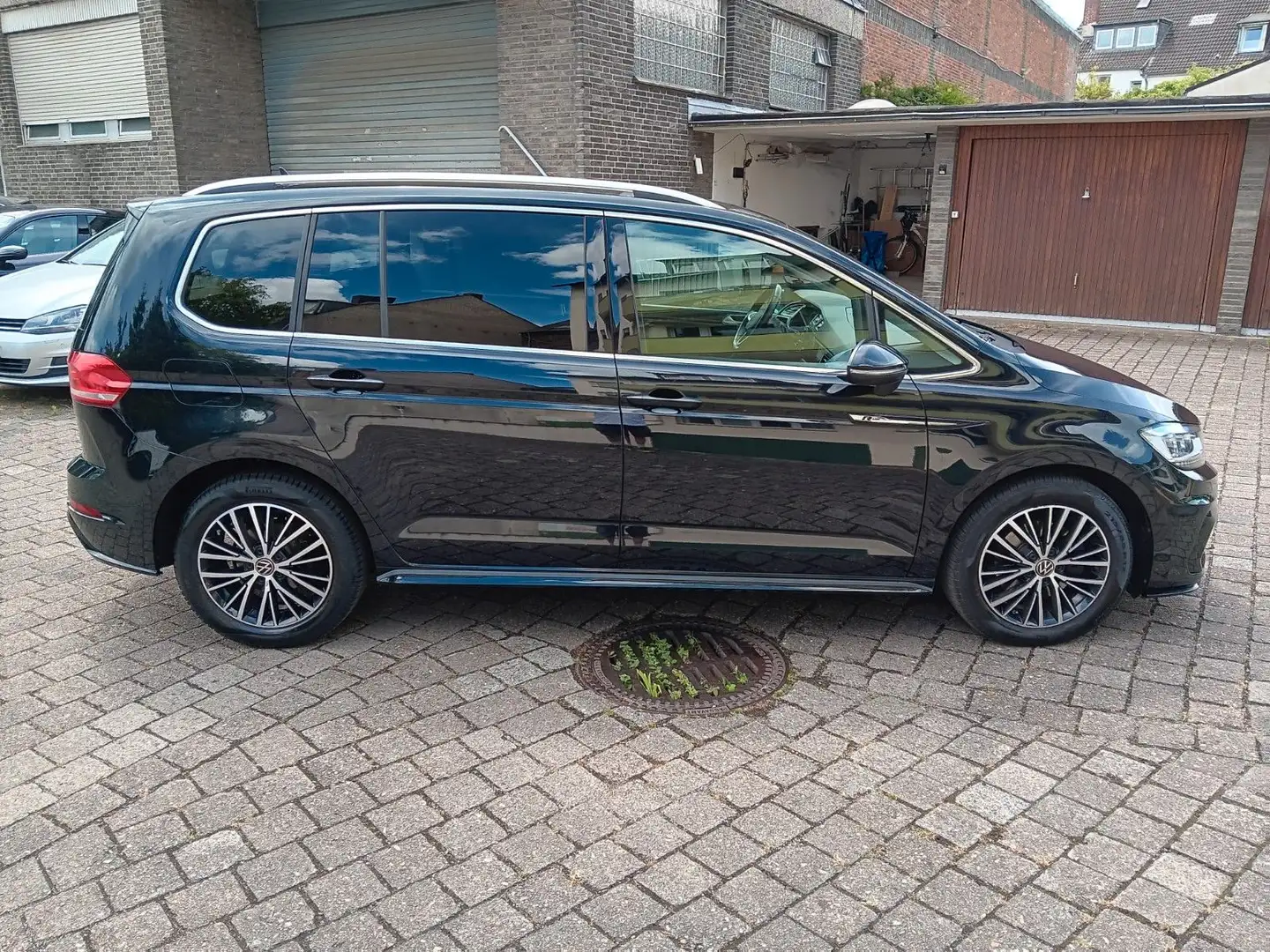 Volkswagen Touran Highline / R -Line * LED* Virtual * - 2