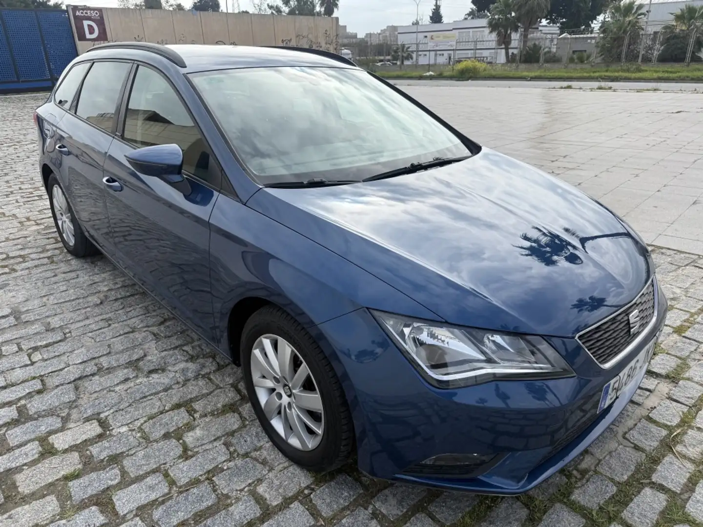 SEAT Leon ST 1.6TDI CR S&S Reference Eco. 110 Blau - 2