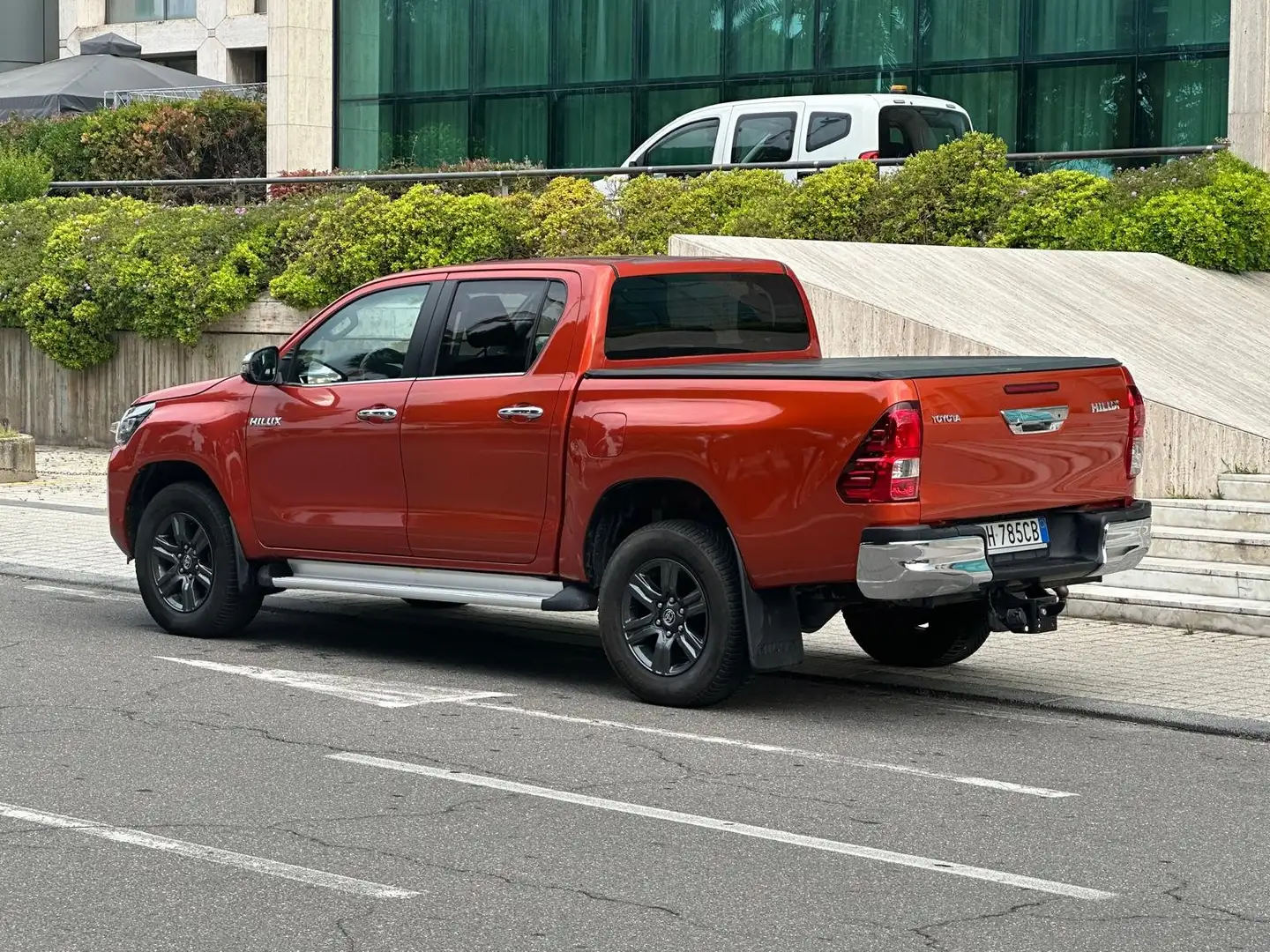 Toyota Hilux Hilux 2.4 d-4d double cab Lounge 4wd Arancione - 2