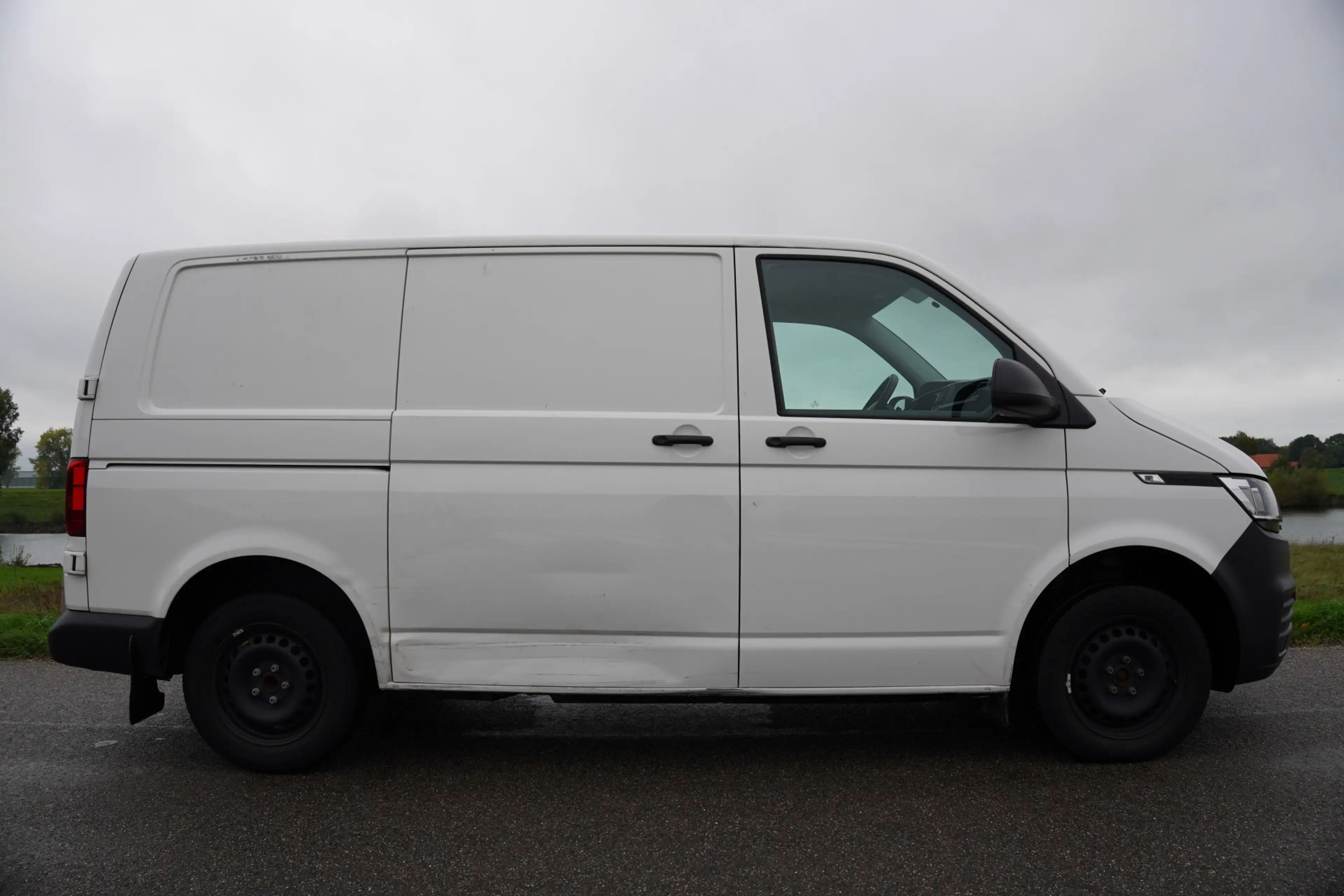 Volkswagen T6.1 Transporter 2.0 TDI L1H1 28 Comfortline / Airco / 3 persoon / — photo 5
