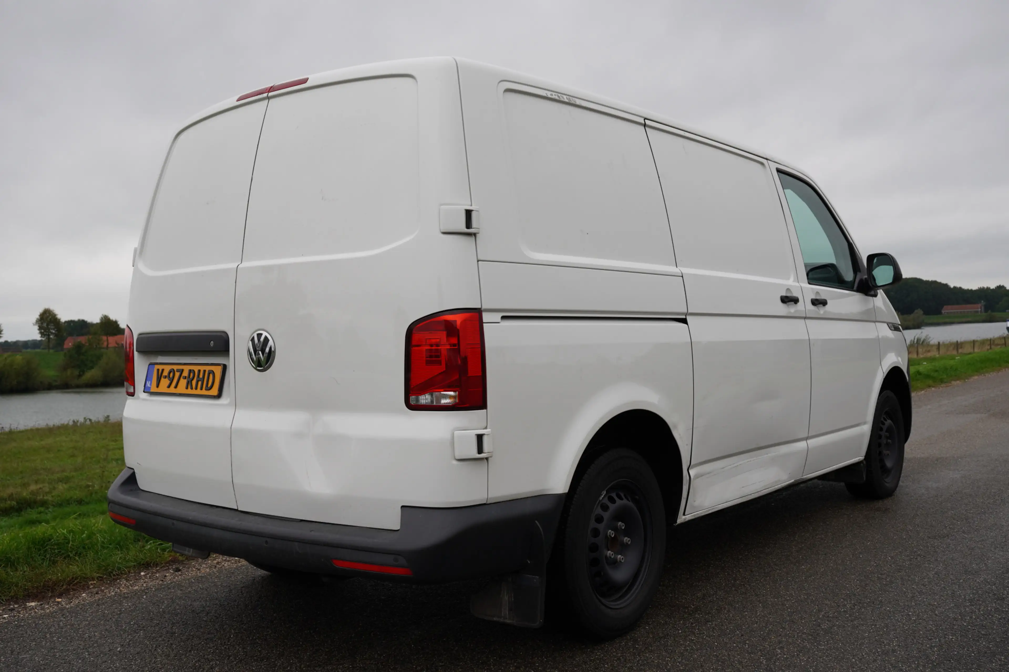Volkswagen T6.1 Transporter 2.0 TDI L1H1 28 Comfortline / Airco / 3 persoon / — photo 8