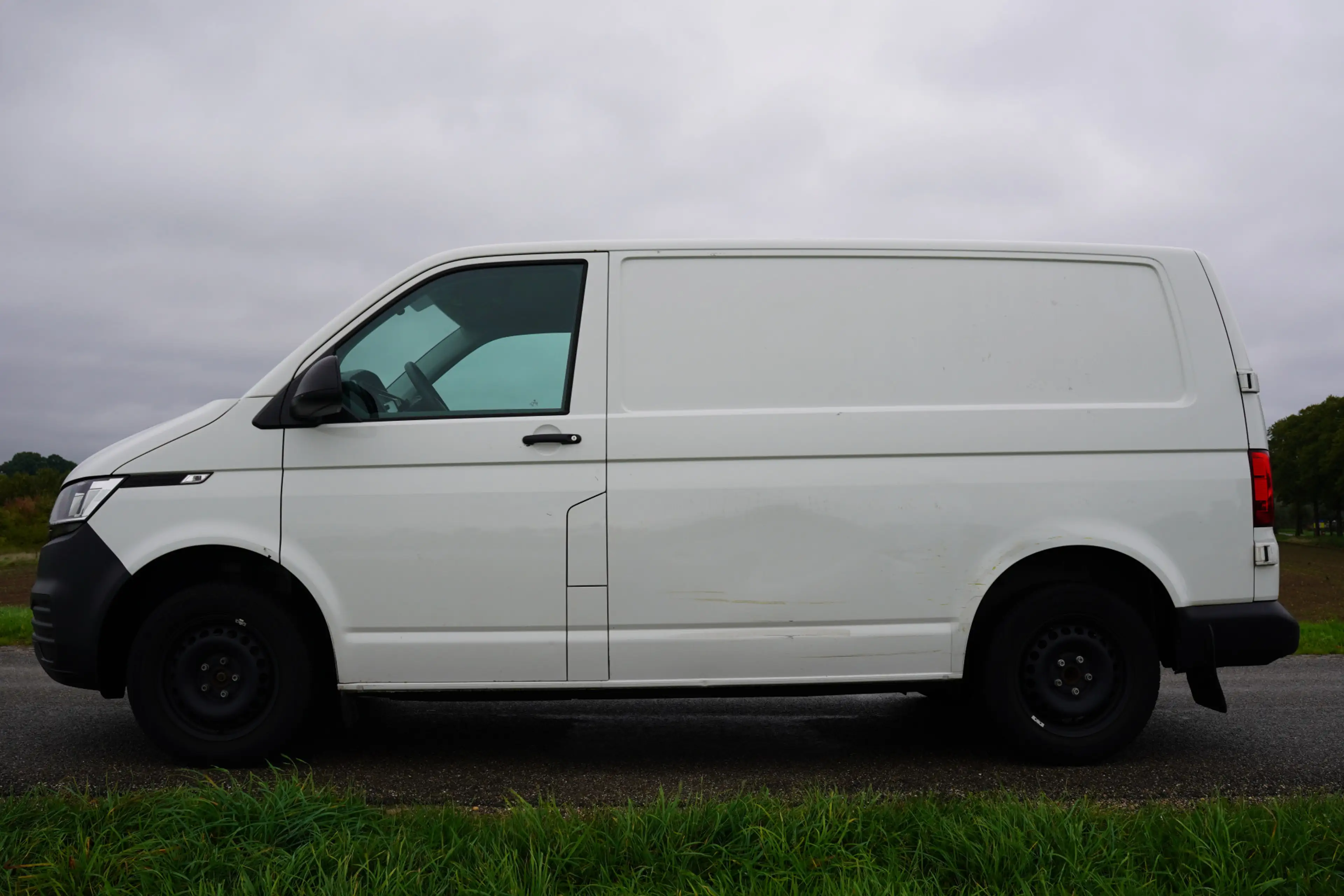 Volkswagen T6.1 Transporter 2.0 TDI L1H1 28 Comfortline / Airco / 3 persoon / — photo 13