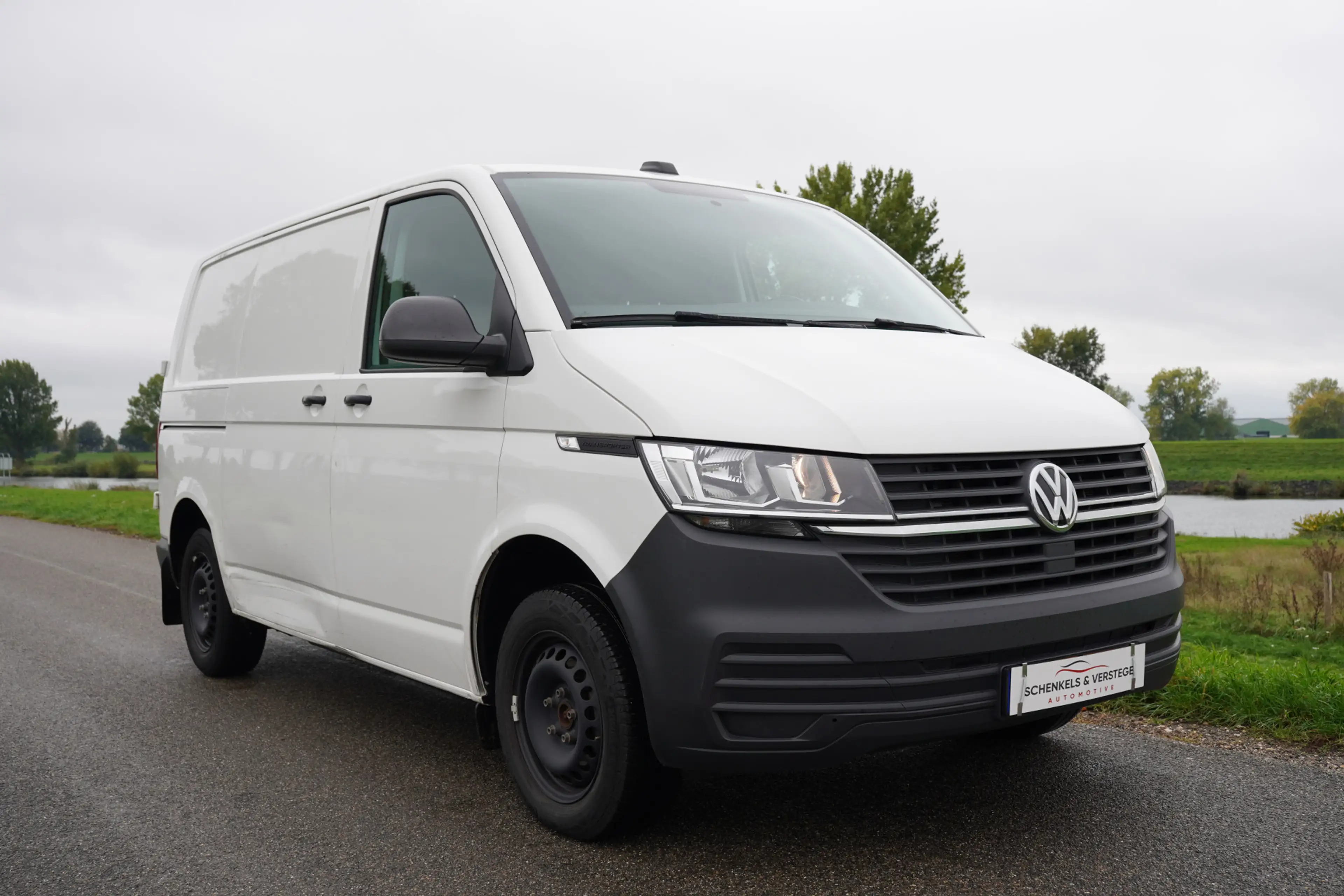 Volkswagen T6.1 Transporter 2.0 TDI L1H1 28 Comfortline / Airco / 3 persoon / — photo 4