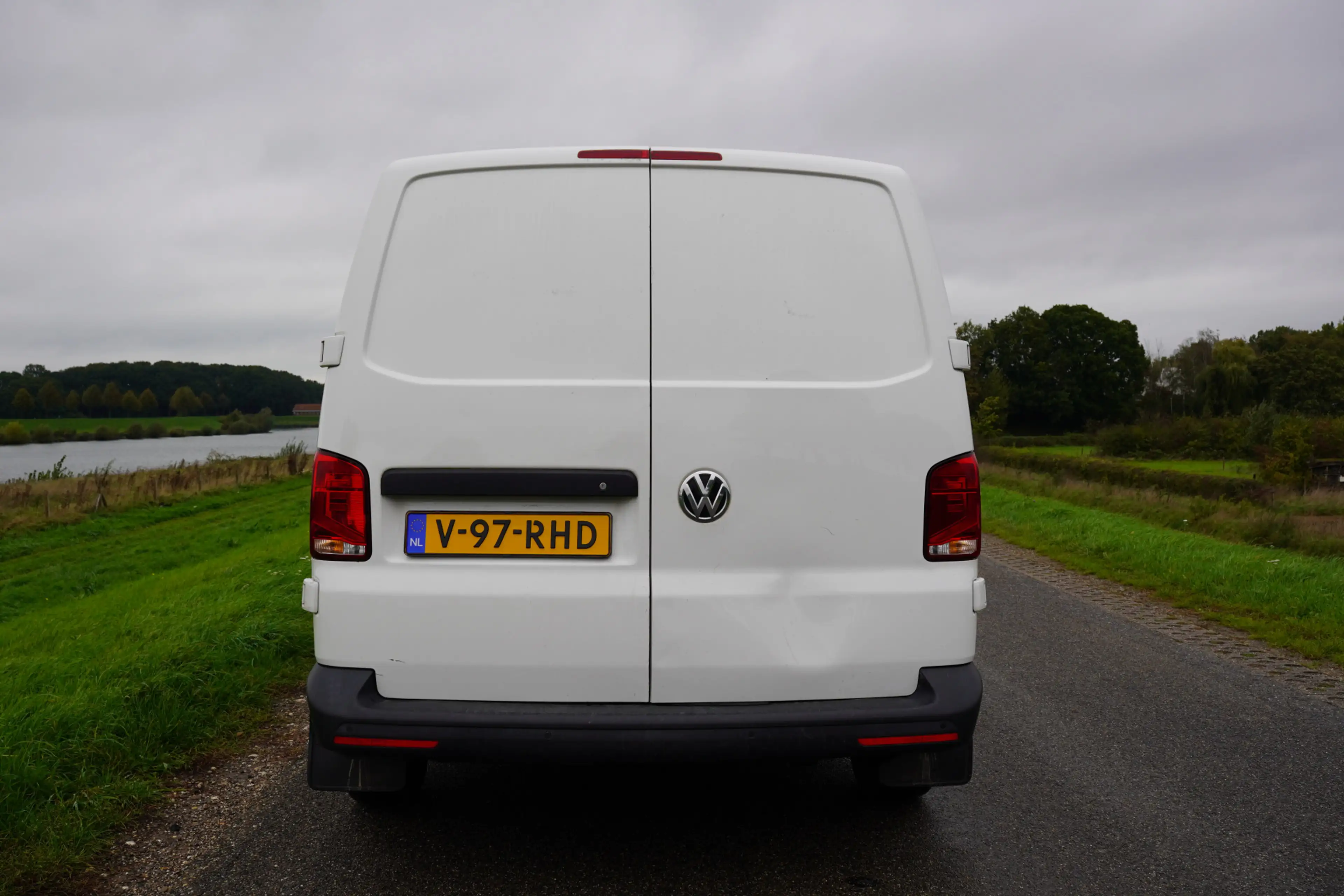 Volkswagen T6.1 Transporter 2.0 TDI L1H1 28 Comfortline / Airco / 3 persoon / — photo 9