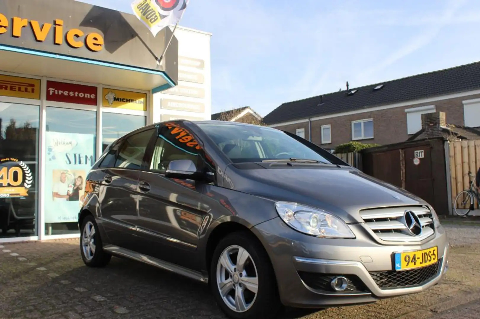 Mercedes-Benz B 170 BlueEFFICIENCY Gris - 2