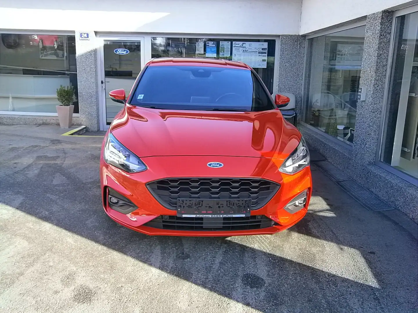 Ford Focus 1,5 EcoBlue ST-Line Business Rot - 2