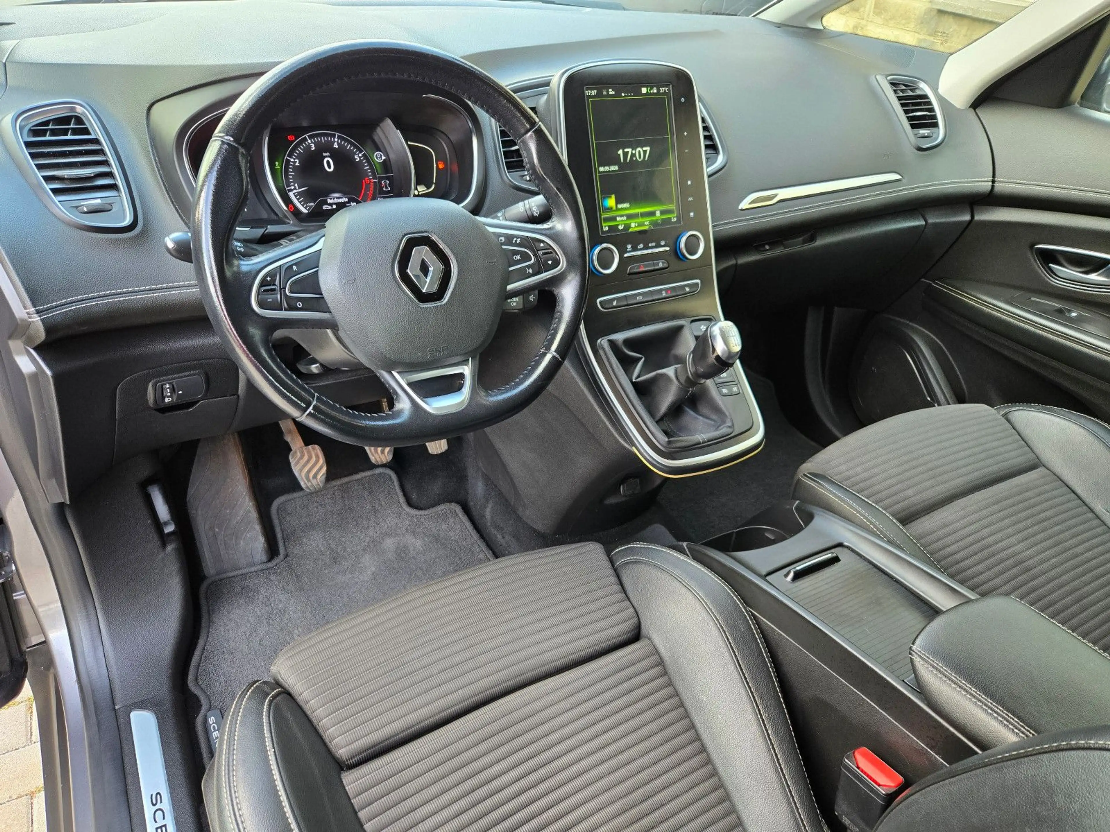 Renault Grand Scenic / 7 Sitzer — photo 11