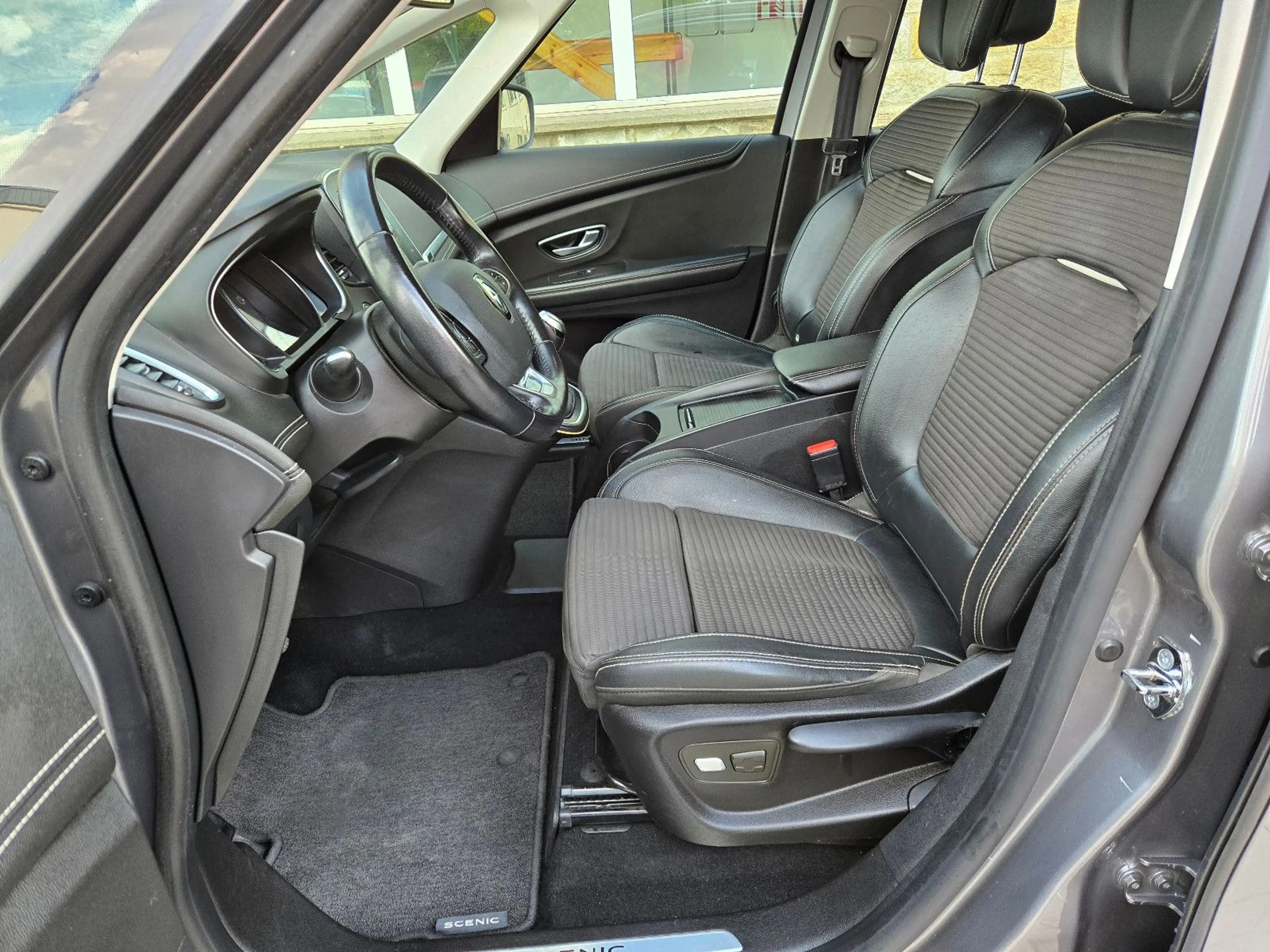 Renault Grand Scenic / 7 Sitzer — photo 10