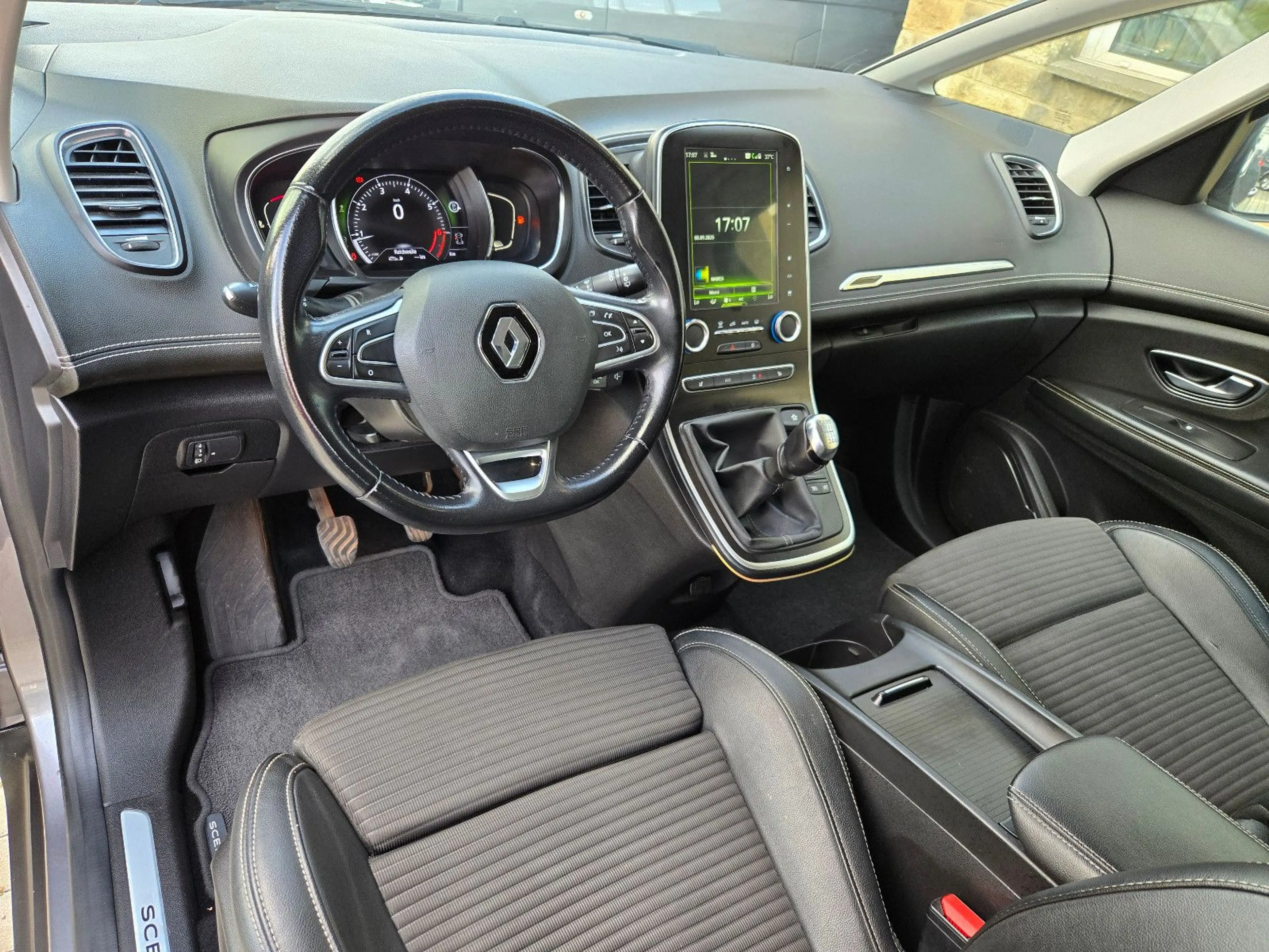 Renault Grand Scenic / 7 Sitzer — photo 9
