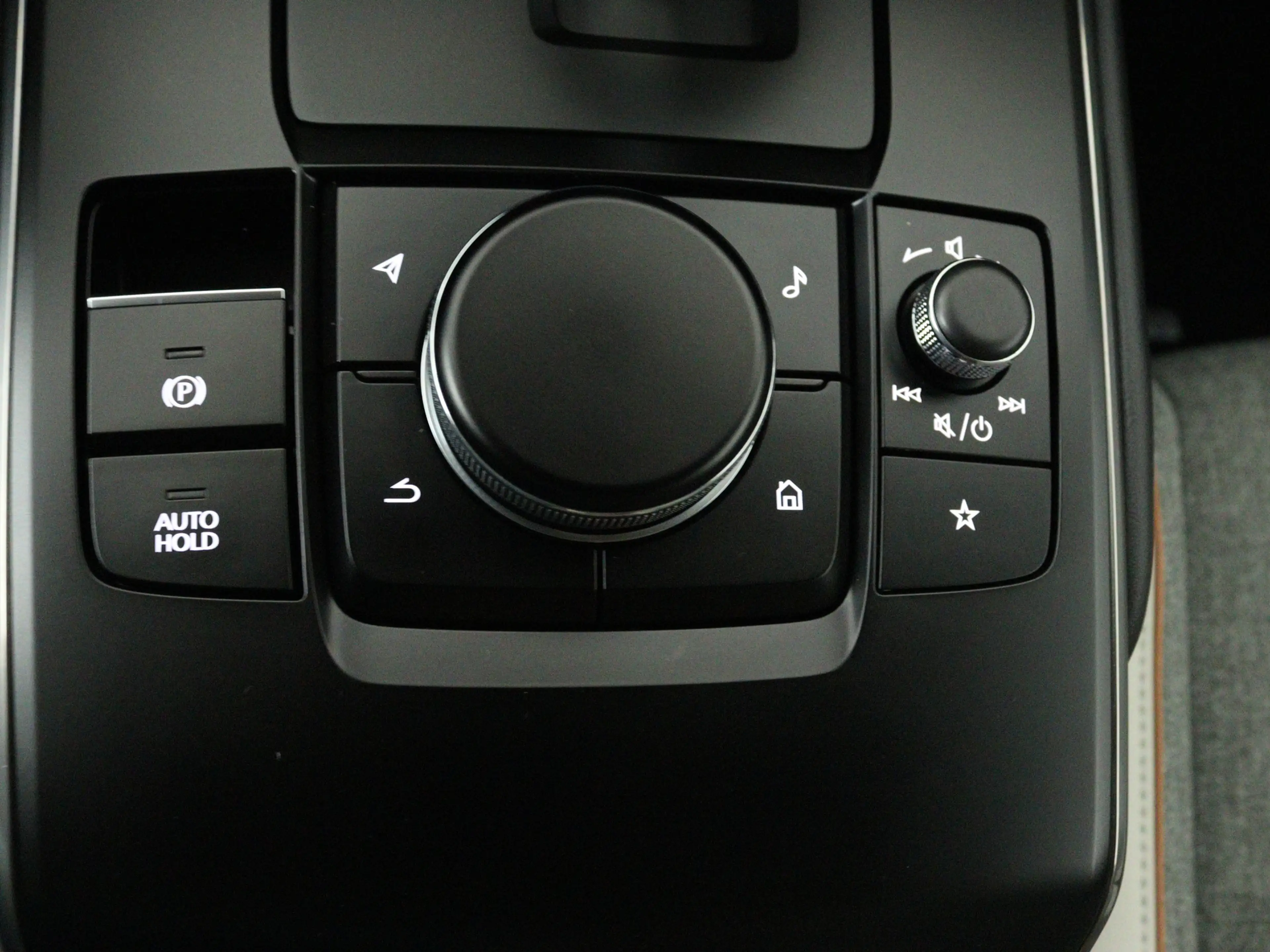 Mazda MX-30 e-SkyActiv EV 145 Advantage 36 kWh Onderweg-naar-d — photo 6