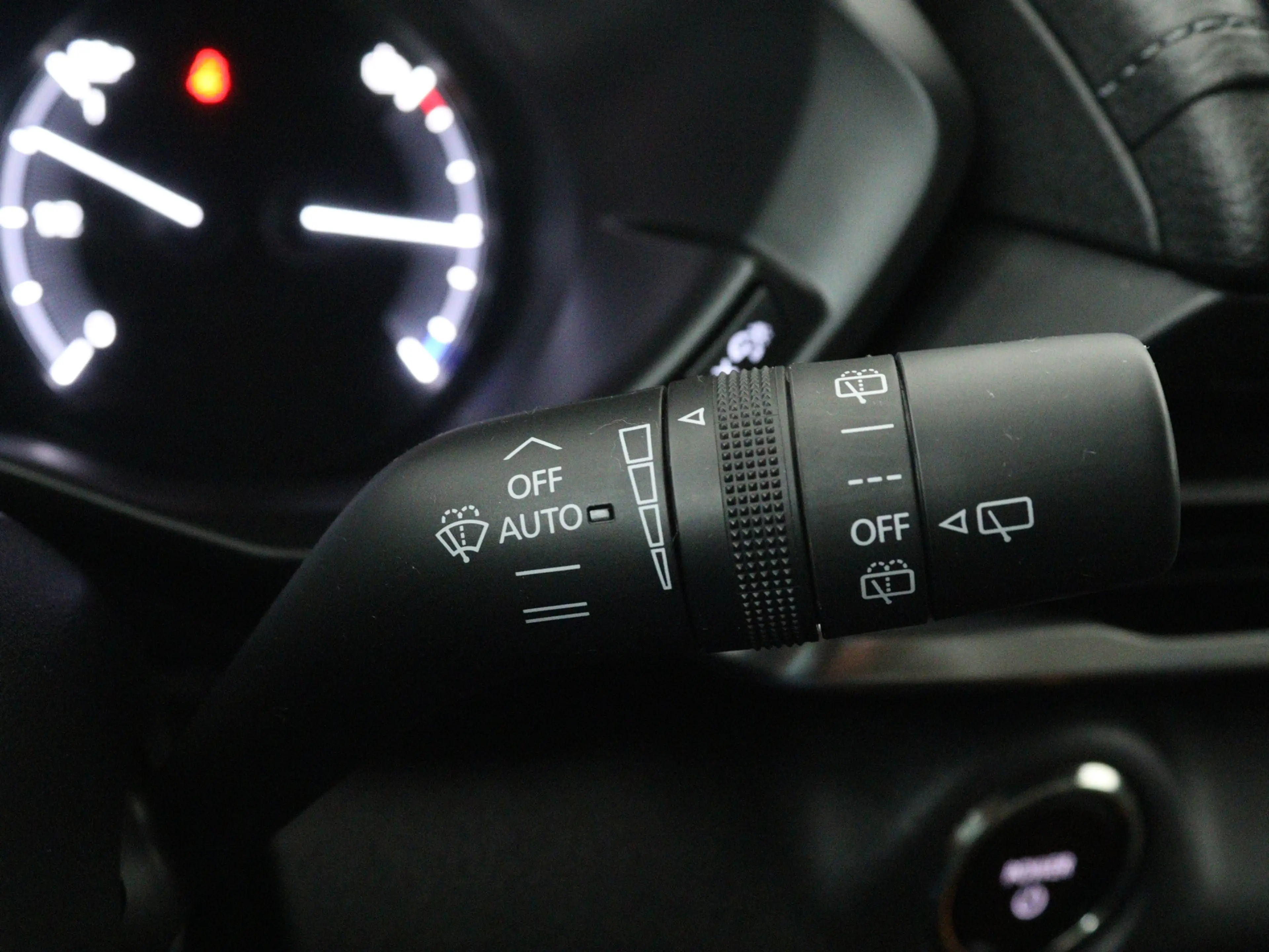 Mazda MX-30 e-SkyActiv EV 145 Advantage 36 kWh Onderweg-naar-d — photo 12