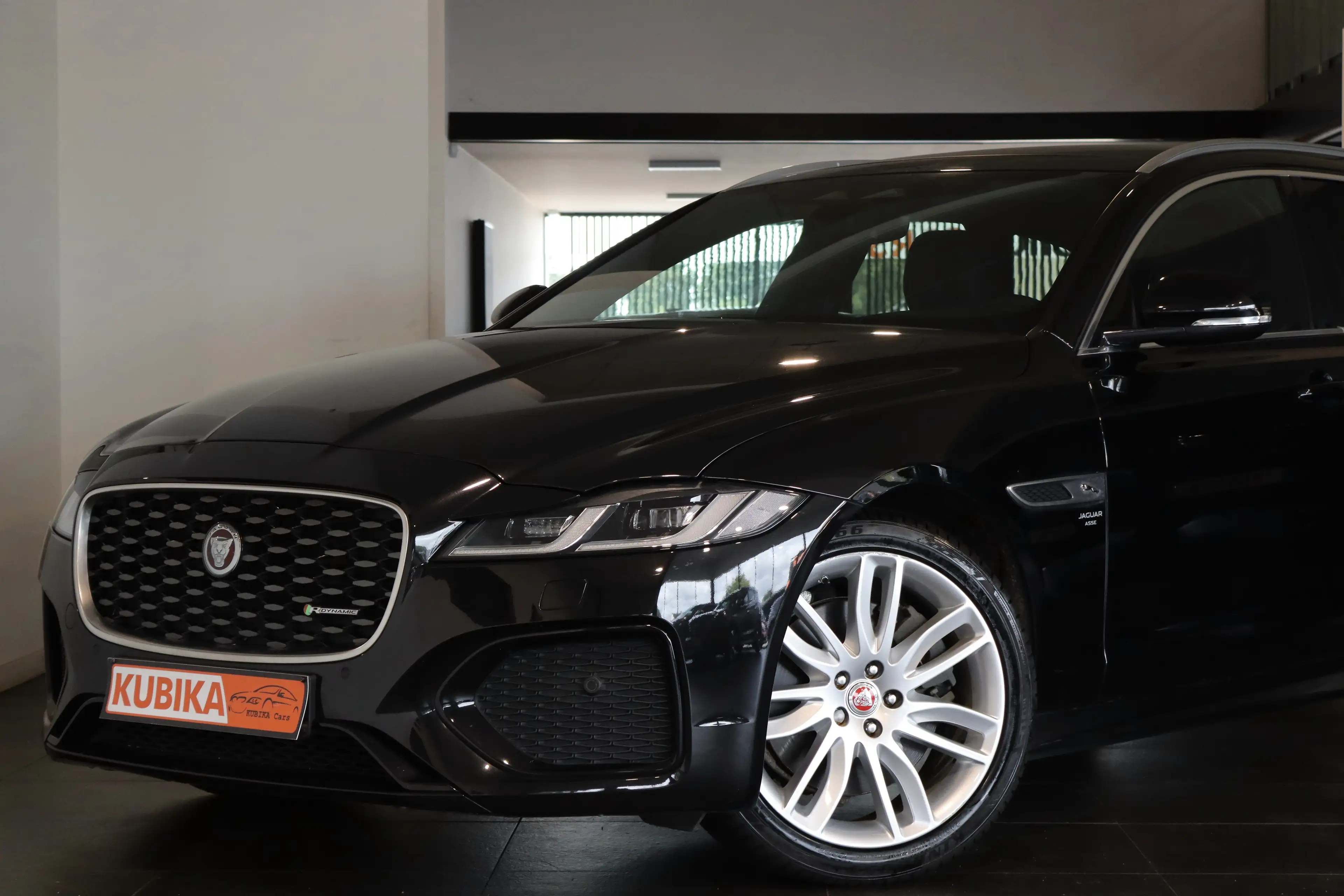 Jaguar XF Sportbrake R-Dynamic BTW Cam Pano Navi Garantie — photo 2