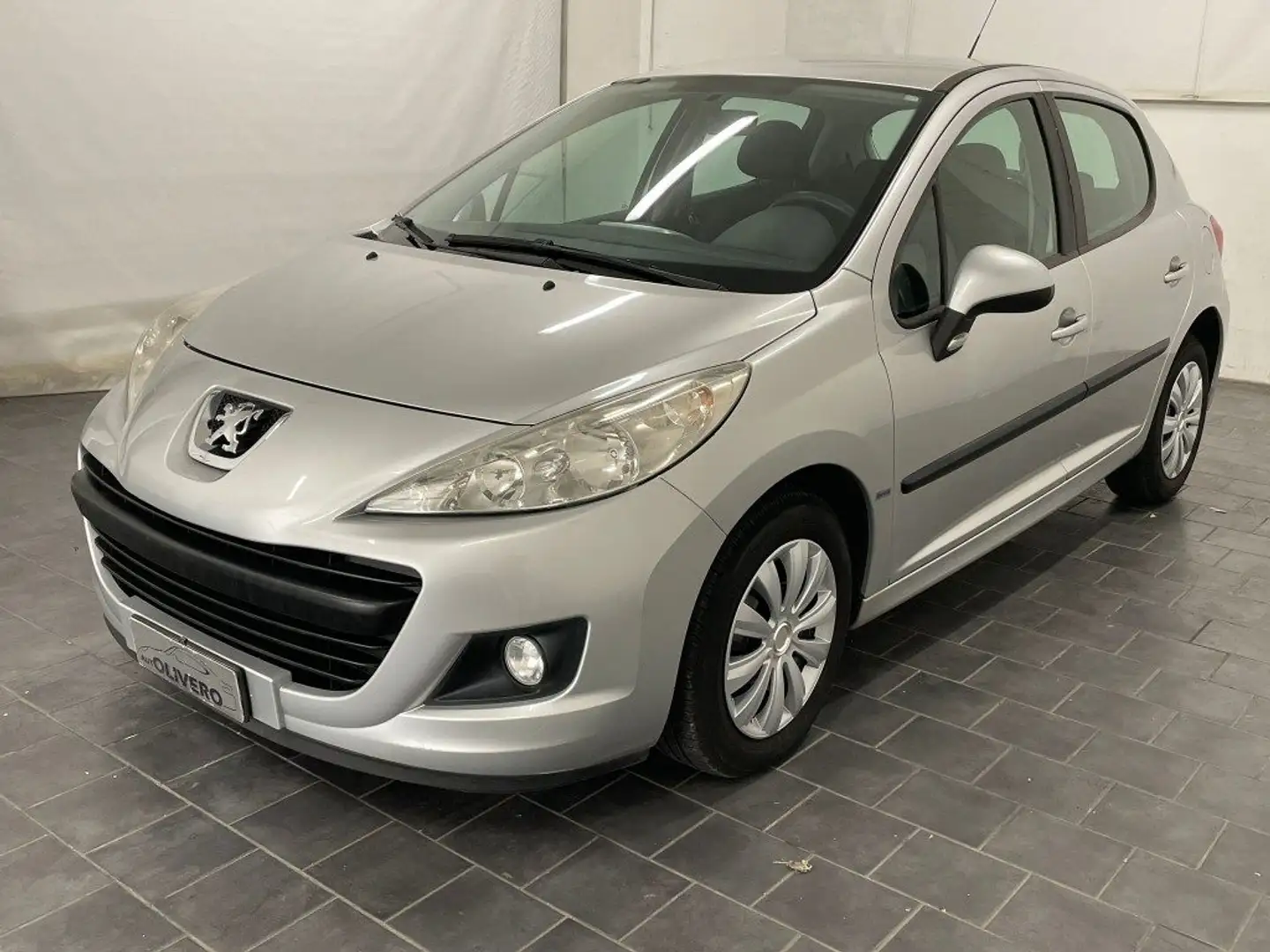 Peugeot 207 1.4 8V 75CV 5p. UNIPRO Gris - 2