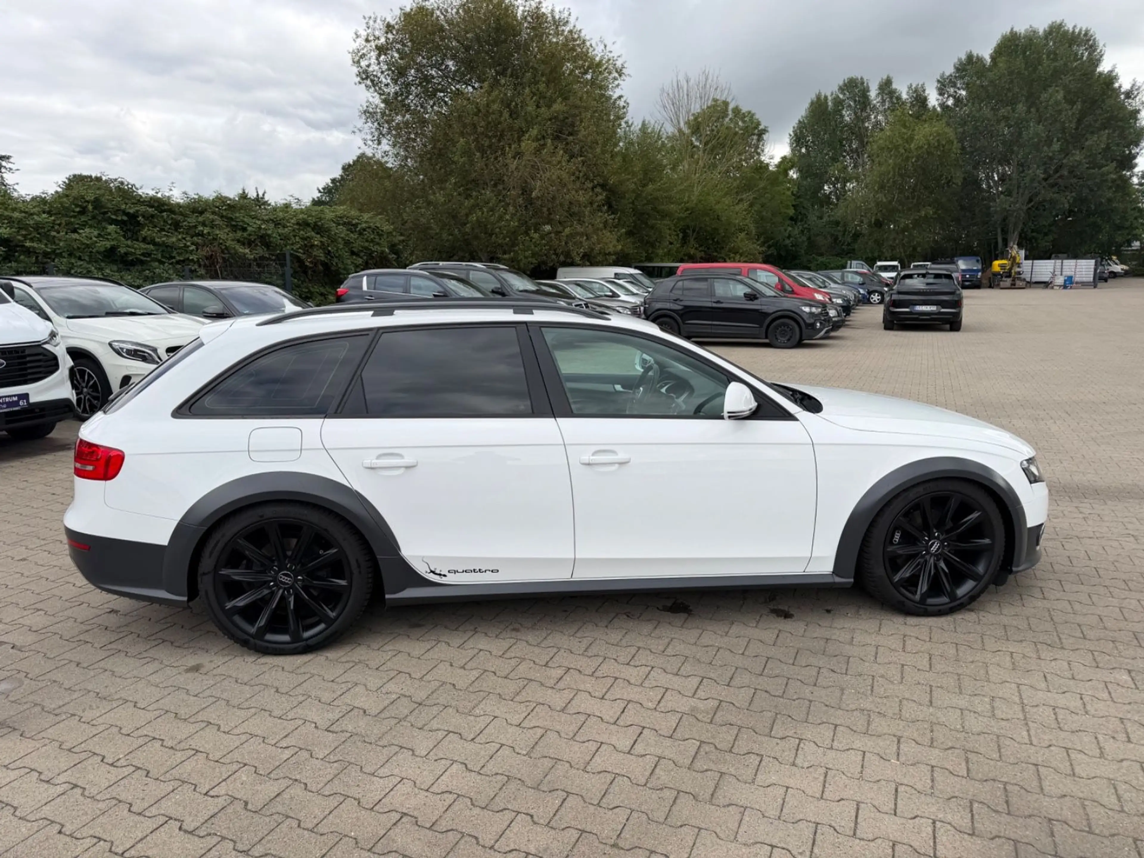 Audi A4 allroad quattro 2.0 TDI/EURO5/TEMPOMAT/XENON — photo 4