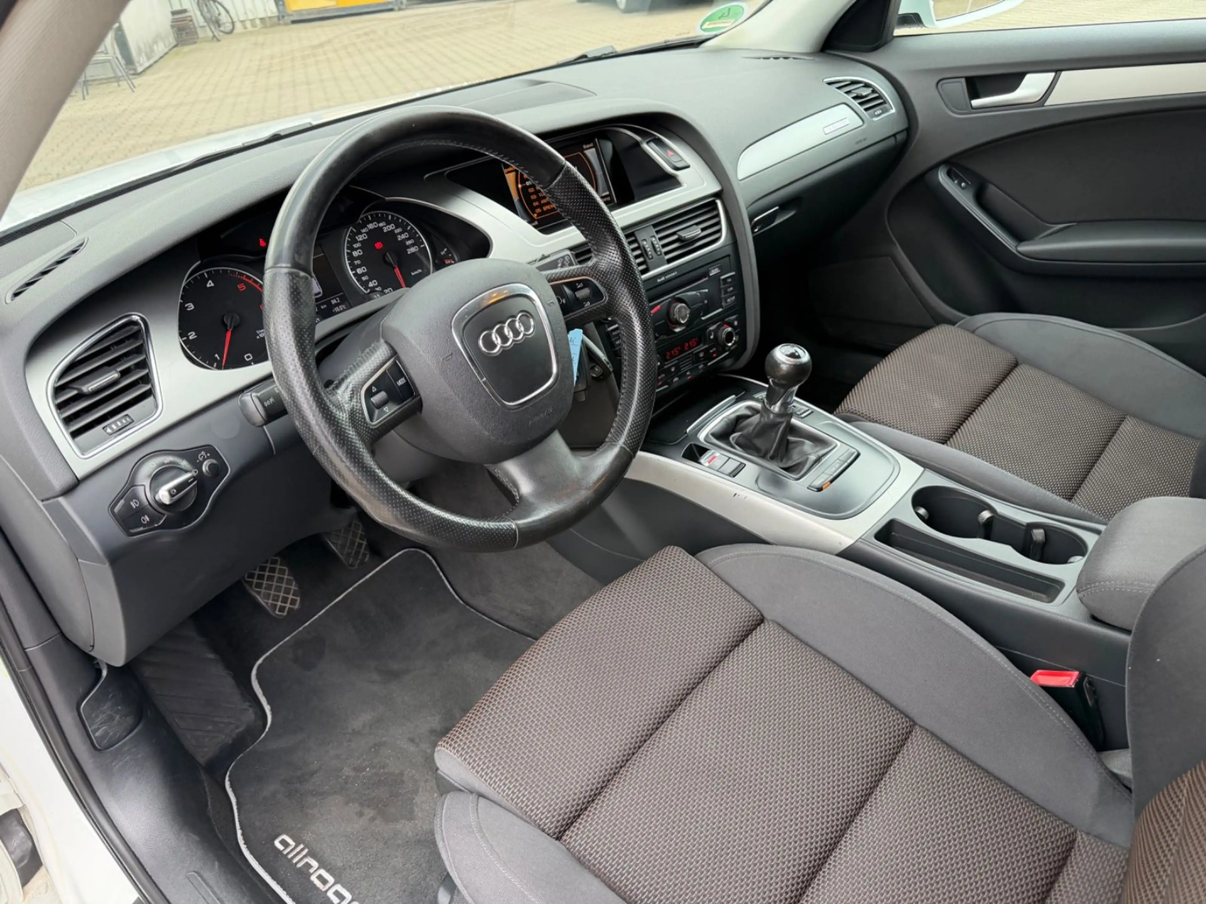 Audi A4 allroad quattro 2.0 TDI/EURO5/TEMPOMAT/XENON — photo 10