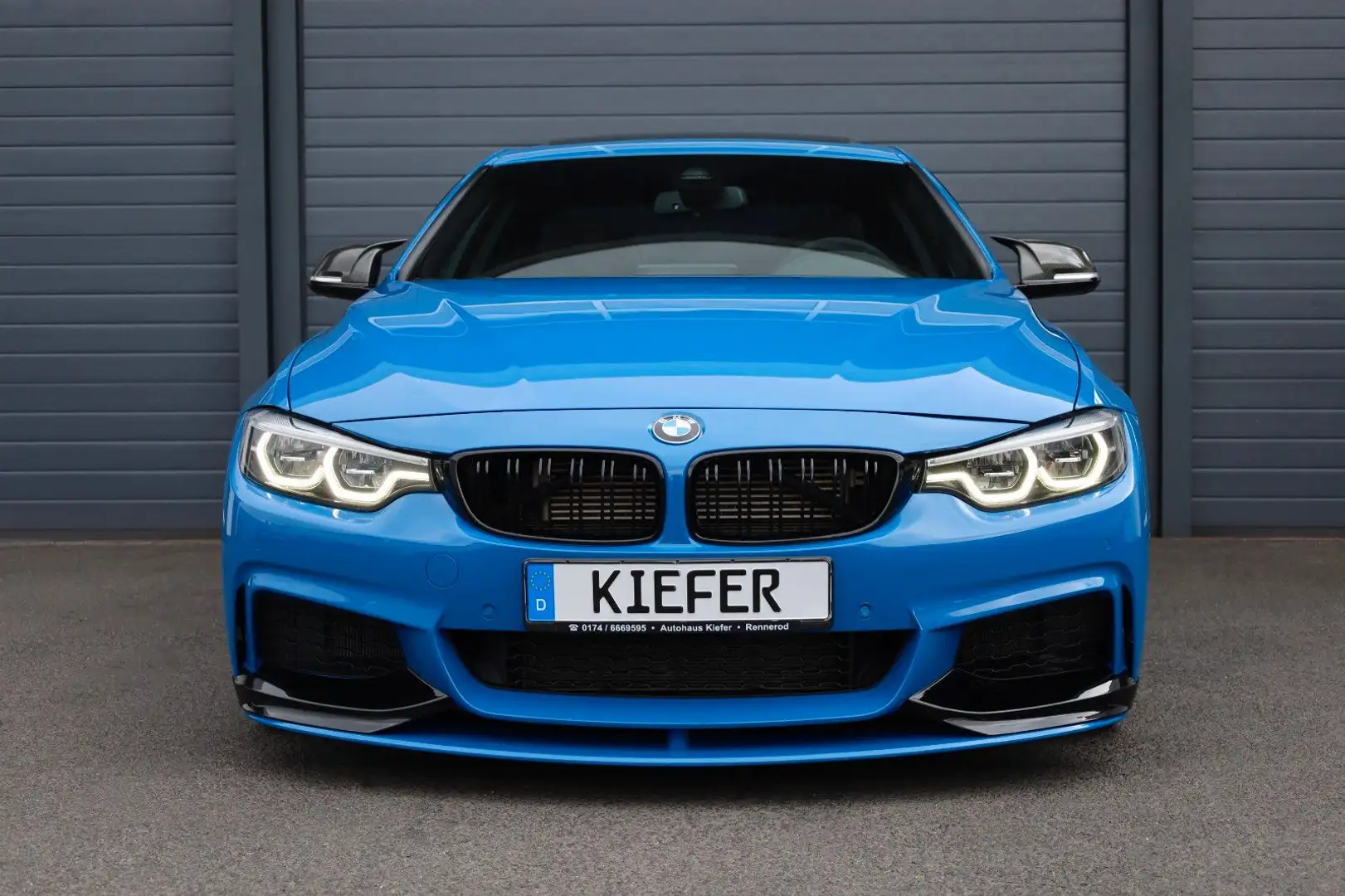 BMW 440 i Coupé INDIVIDUAL/M/HK/HUD/360/ADAPT.LED/R19 Blau - 2