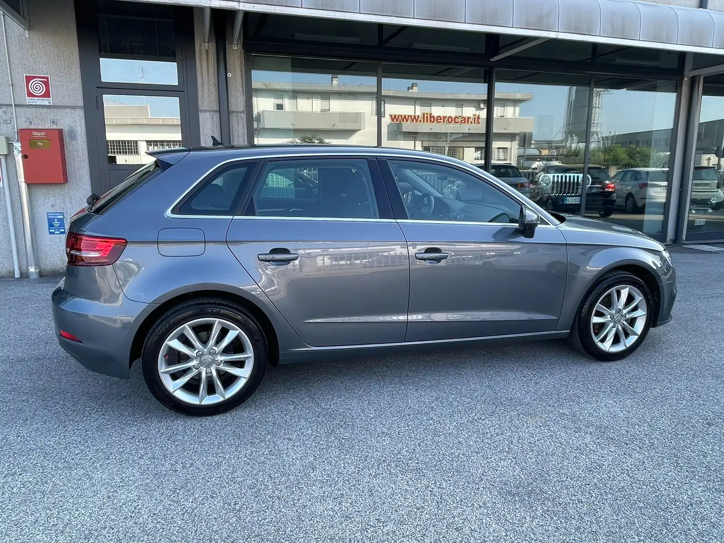 Audi A3 1.0 Benzina–Business–NEOPATENTATI-UNICOPROPR Gris - 1