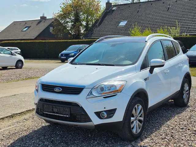 Ford Kuga Titanium(PANO LEDE NAVI)