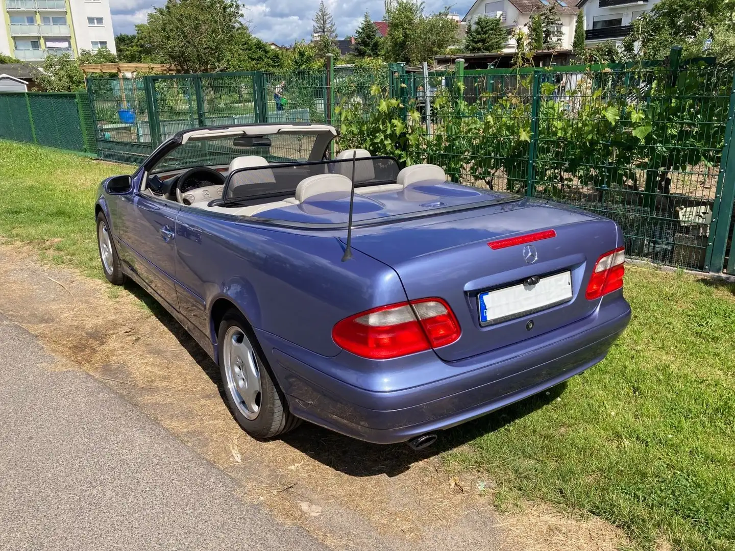 Mercedes-Benz CLK 200 Cabrio Elegance *2.HAND+ORIGINALZUSTAND* Bleu - 2